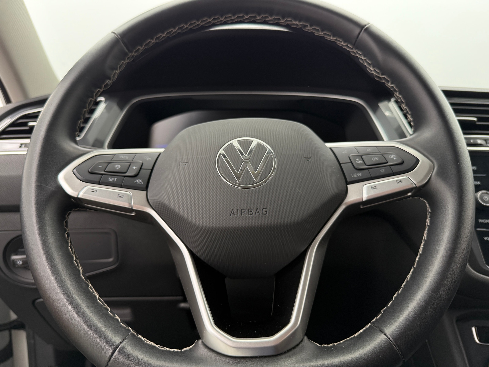 Thumbnail: 2024 Volkswagen Tiguan - 5