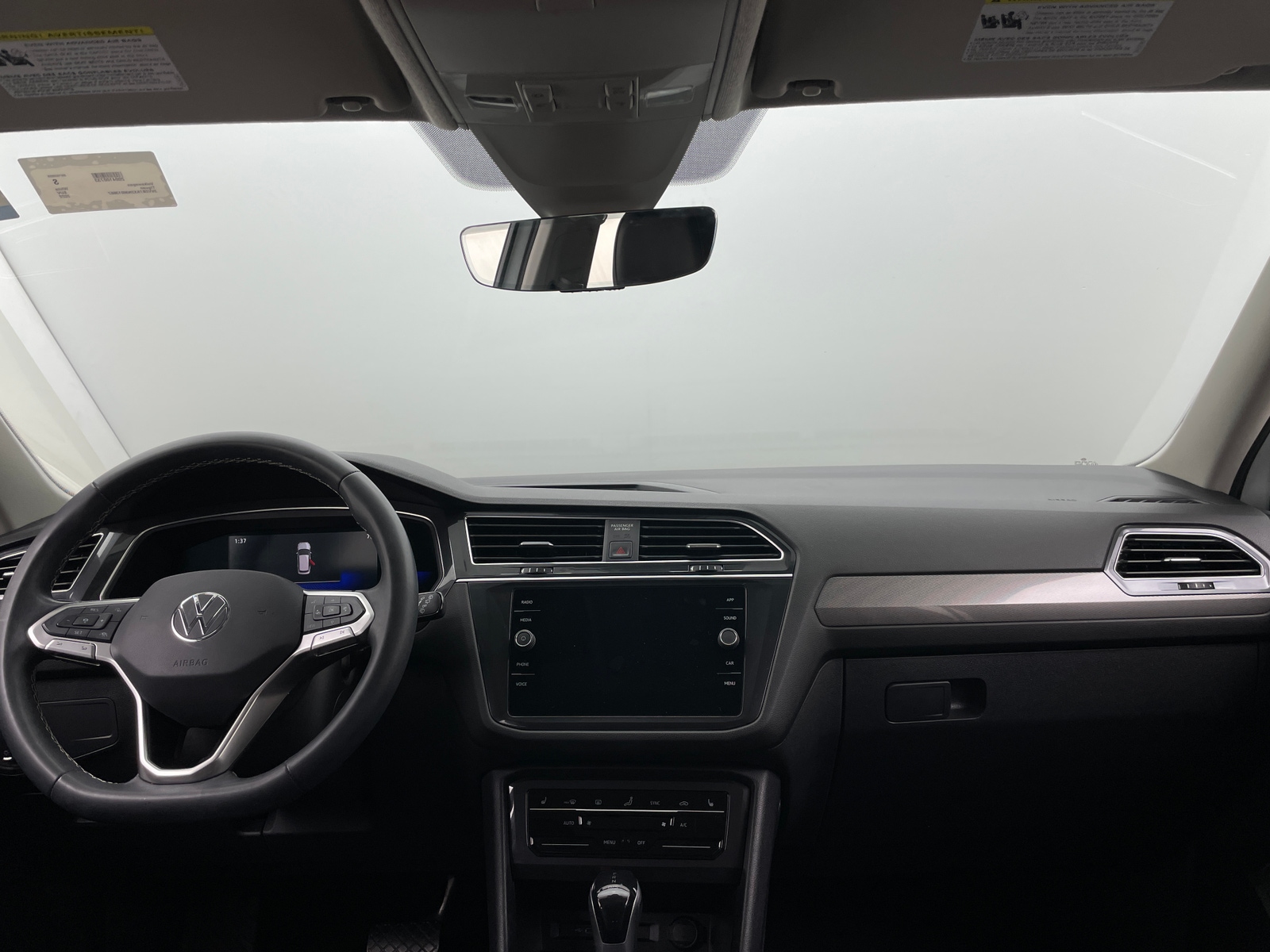 Thumbnail: 2022 Volkswagen Tiguan - 2
