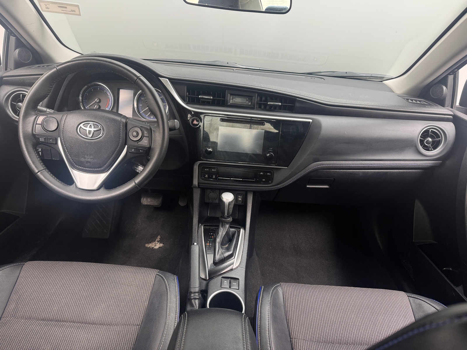 Thumbnail: 2018 Toyota Corolla - 3