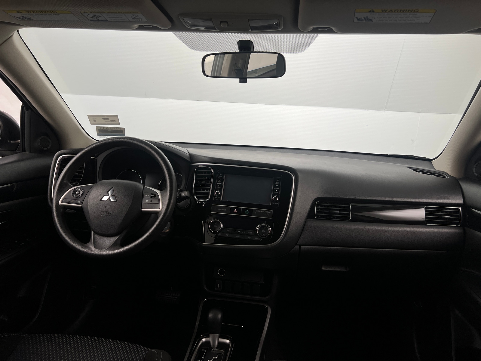 Thumbnail: 2019 Mitsubishi Outlander - 3