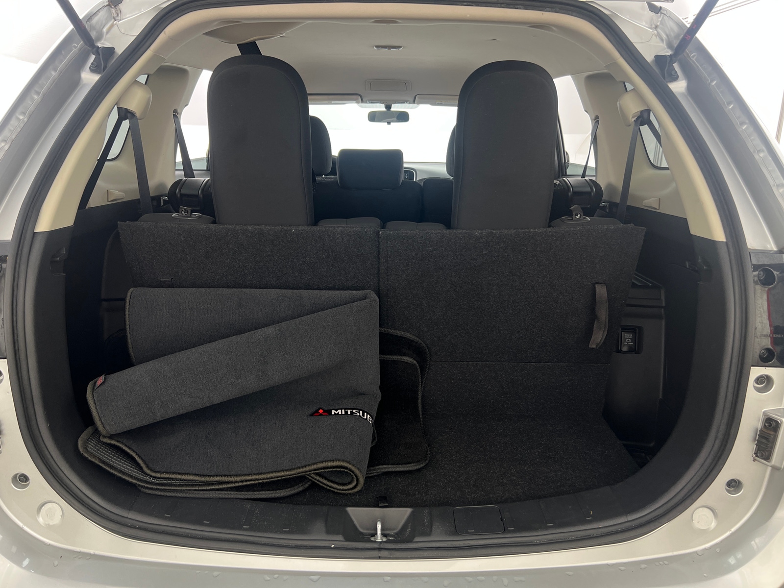 Thumbnail: 2019 Mitsubishi Outlander - 7