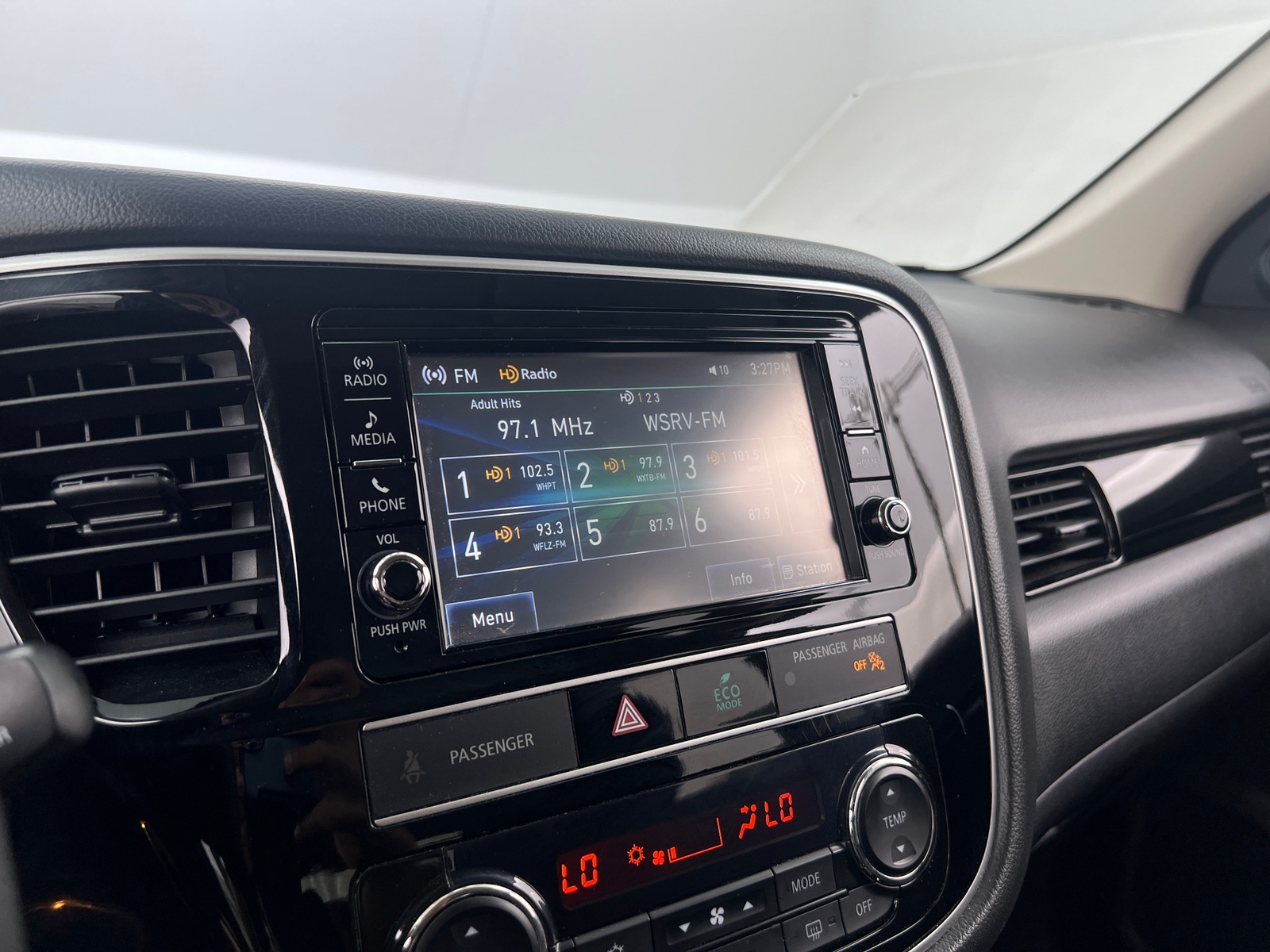 Thumbnail: 2019 Mitsubishi Outlander - 4
