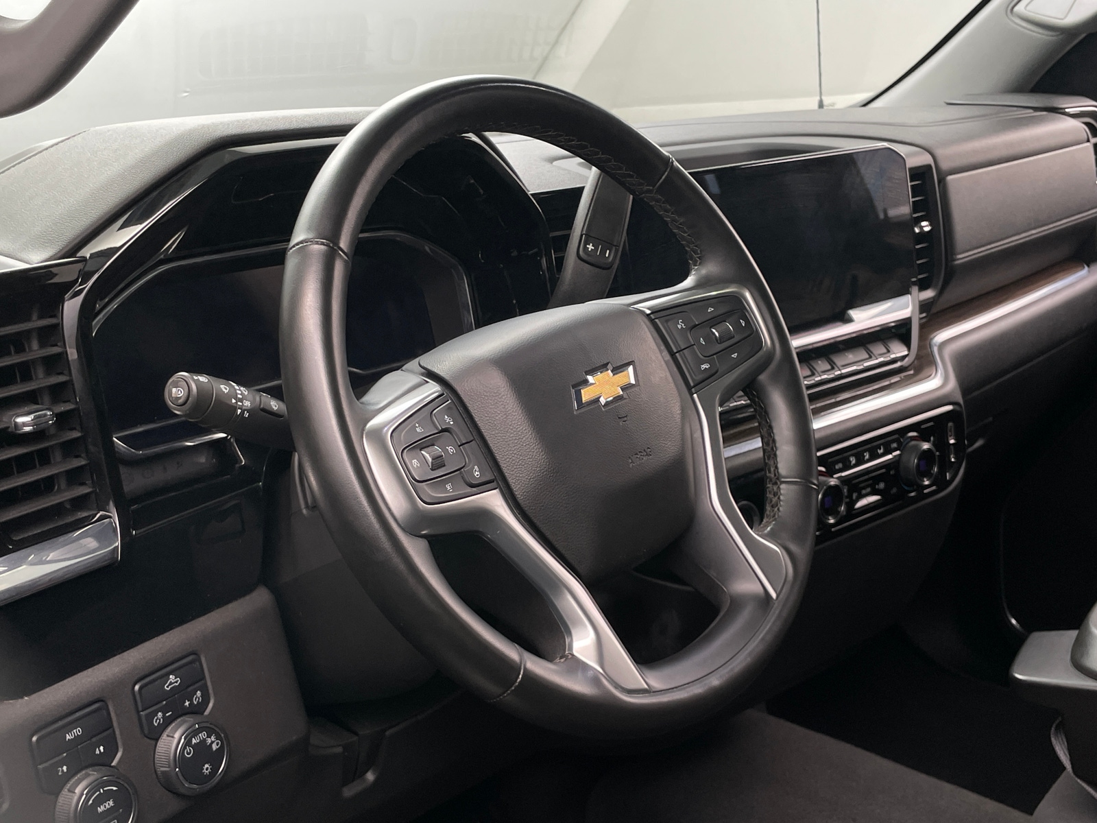 Thumbnail: 2023 Chevrolet Silverado 1500 - 5