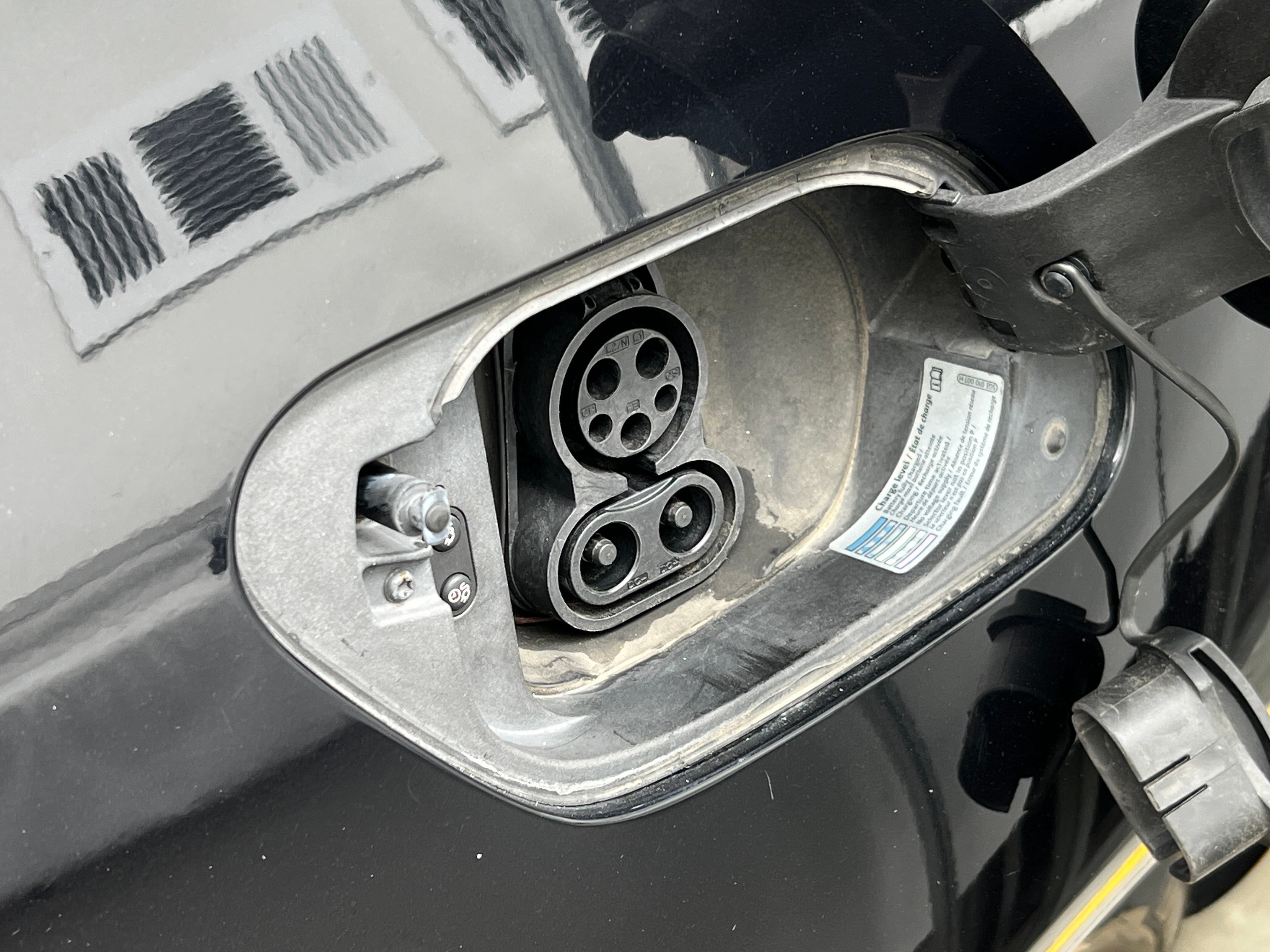 Used 2016 Volkswagen e-Golf e-Golf SE with VIN WVWKP7AU1GW910360 for sale in Auburn, WA