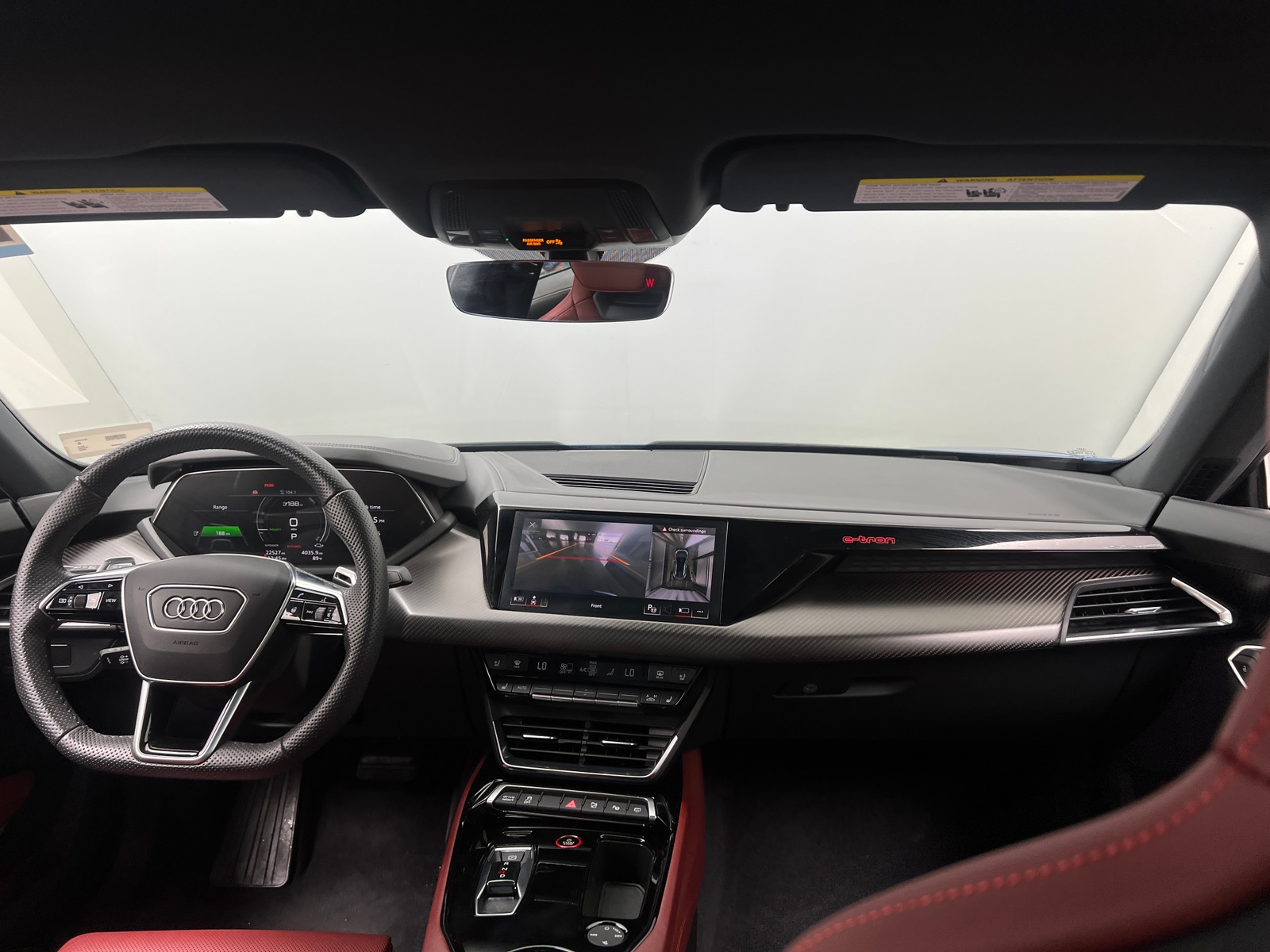 Thumbnail: 2022 Audi e-tron GT - 2