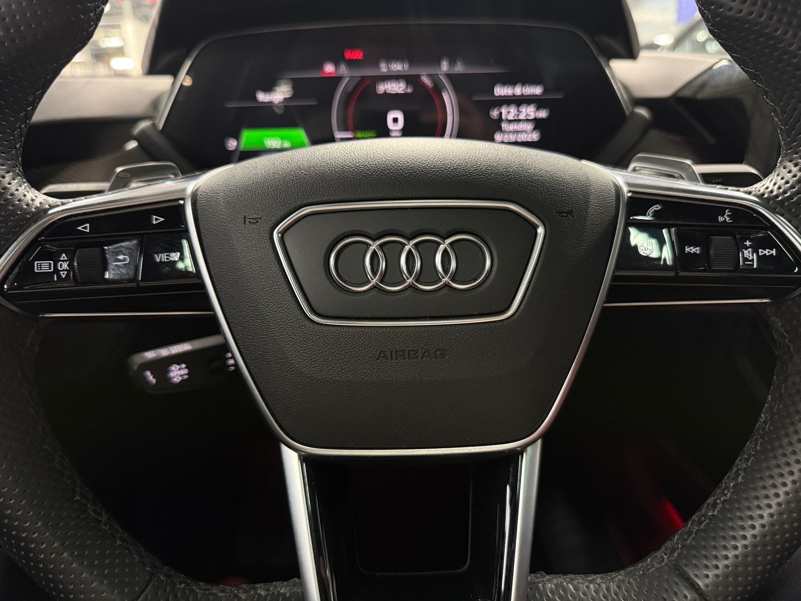 Thumbnail: 2022 Audi e-tron GT - 4