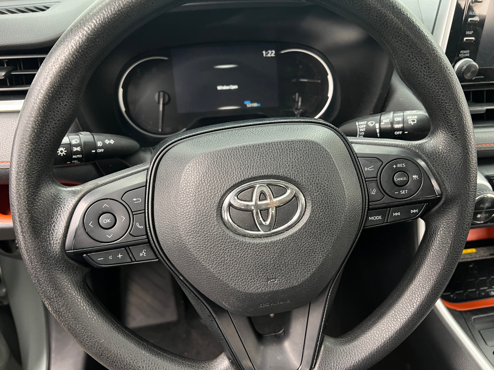 Thumbnail: 2019 Toyota RAV4 - 4