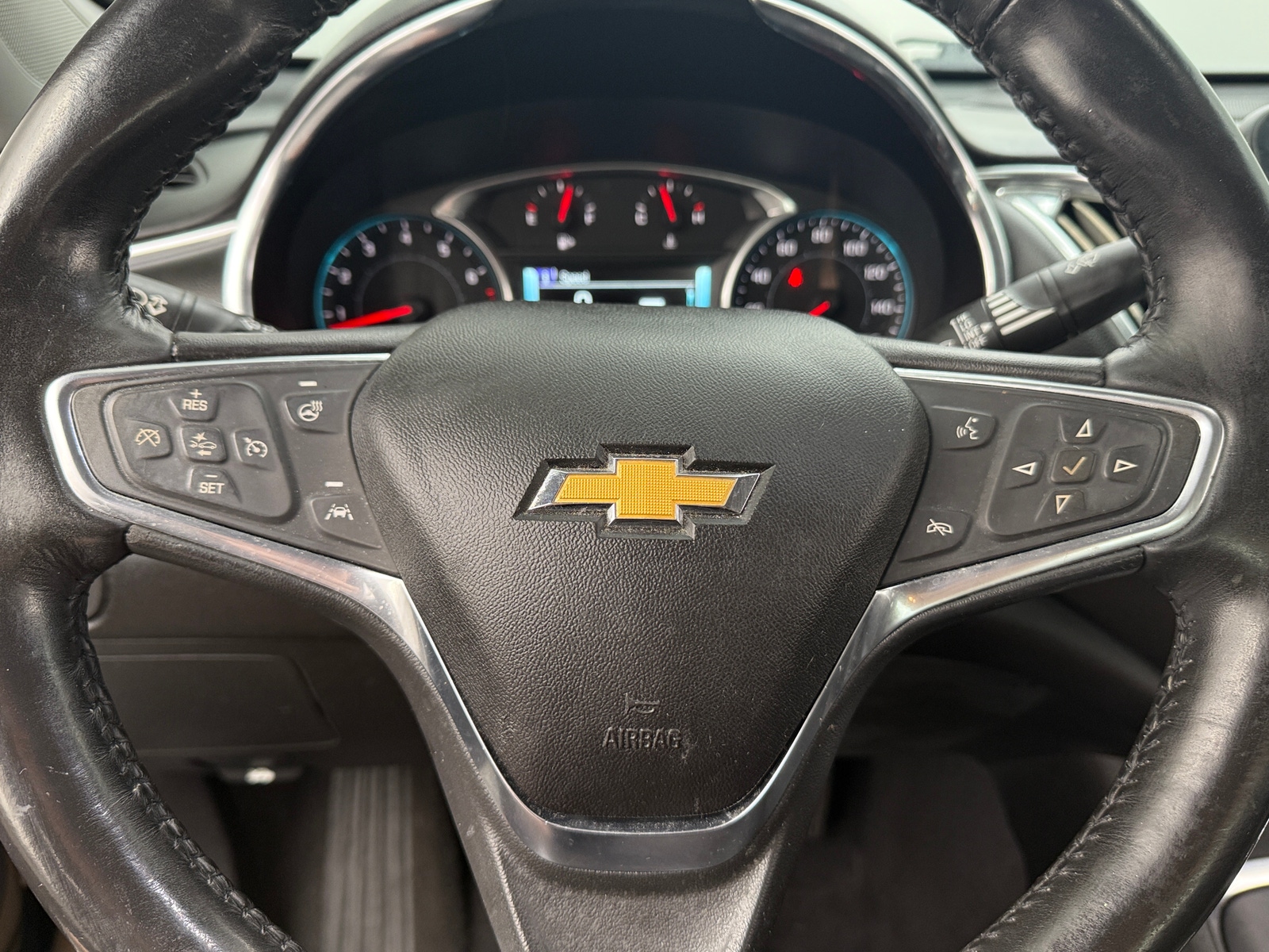 Thumbnail: 2018 Chevrolet Malibu - 4