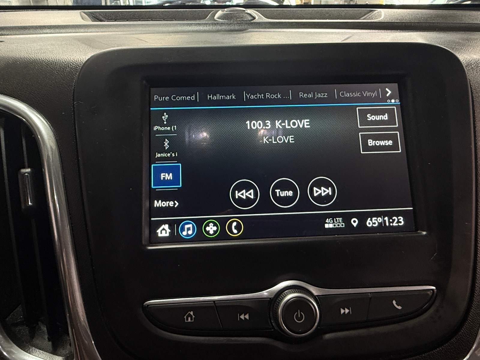 Thumbnail: 2019 Chevrolet Equinox - 4