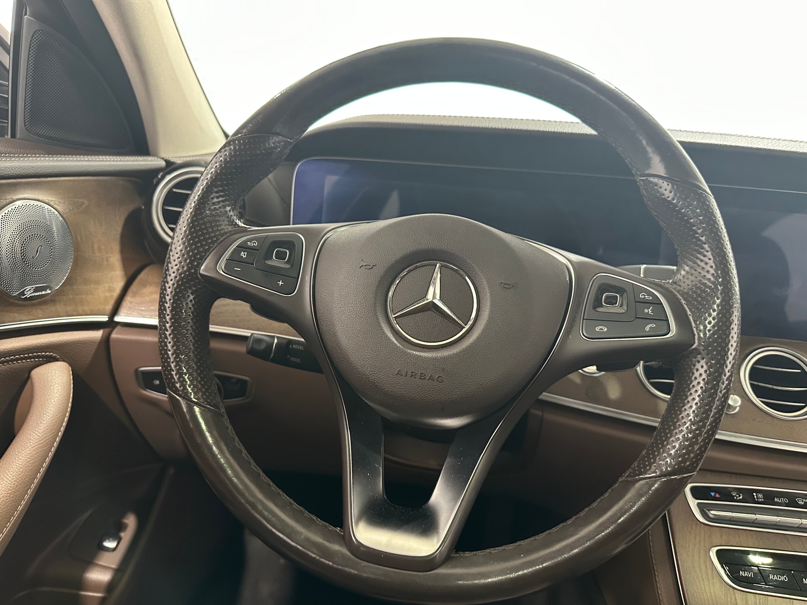 Thumbnail: 2018 Mercedes-Benz E-Class - 4