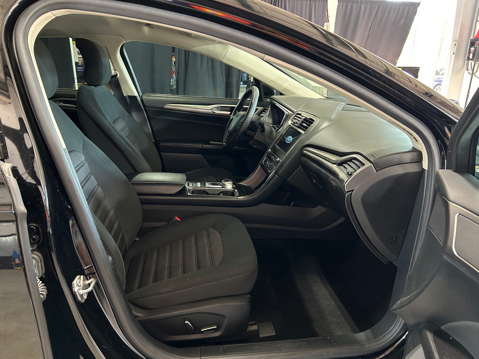 Thumbnail: 2017 Ford Fusion - 2