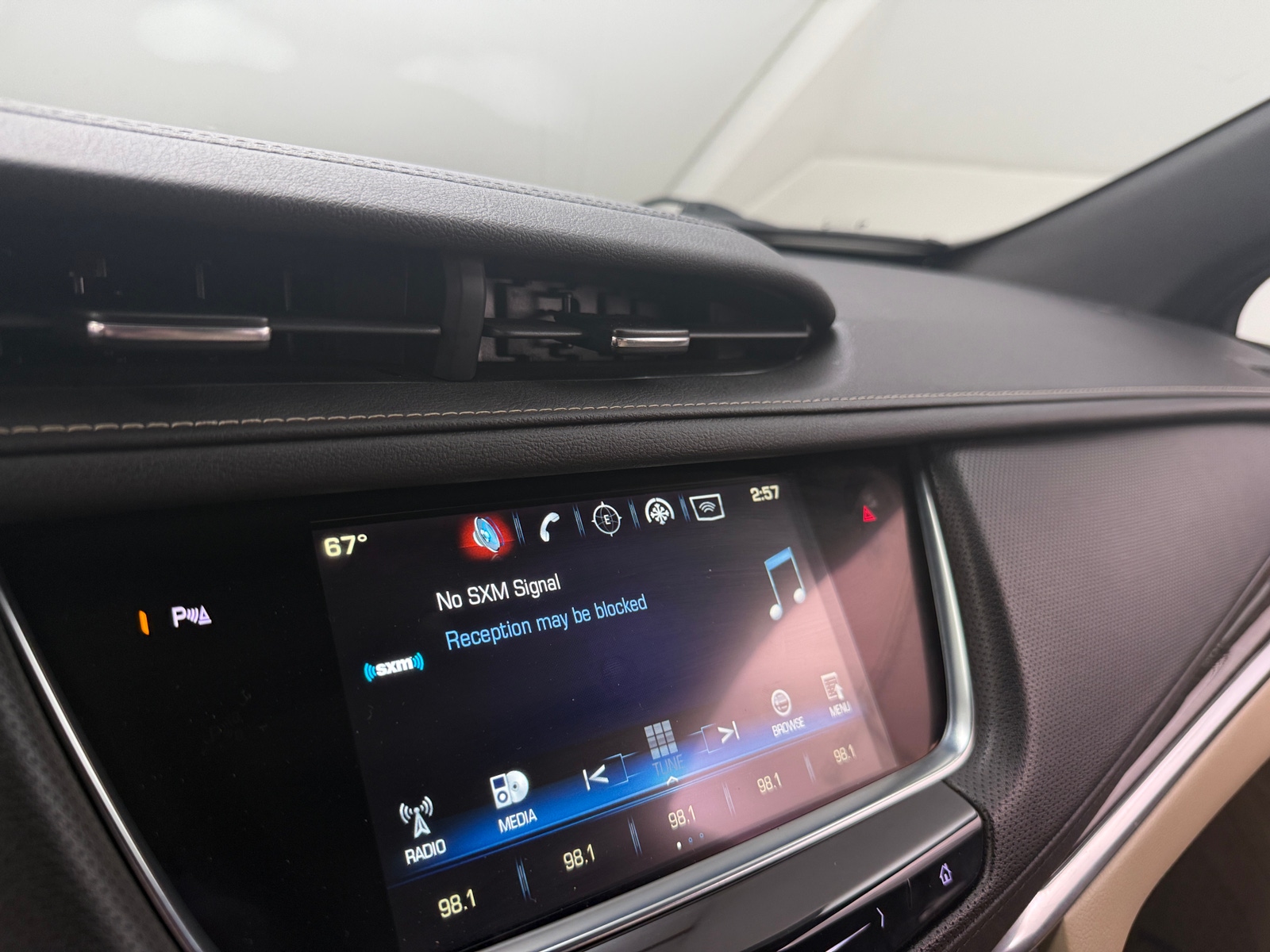 Thumbnail: 2019 Cadillac XT5 - 3