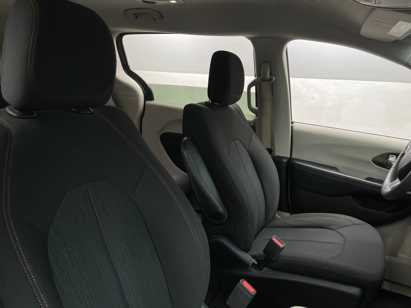 Thumbnail: 2017 Chrysler Pacifica - 2