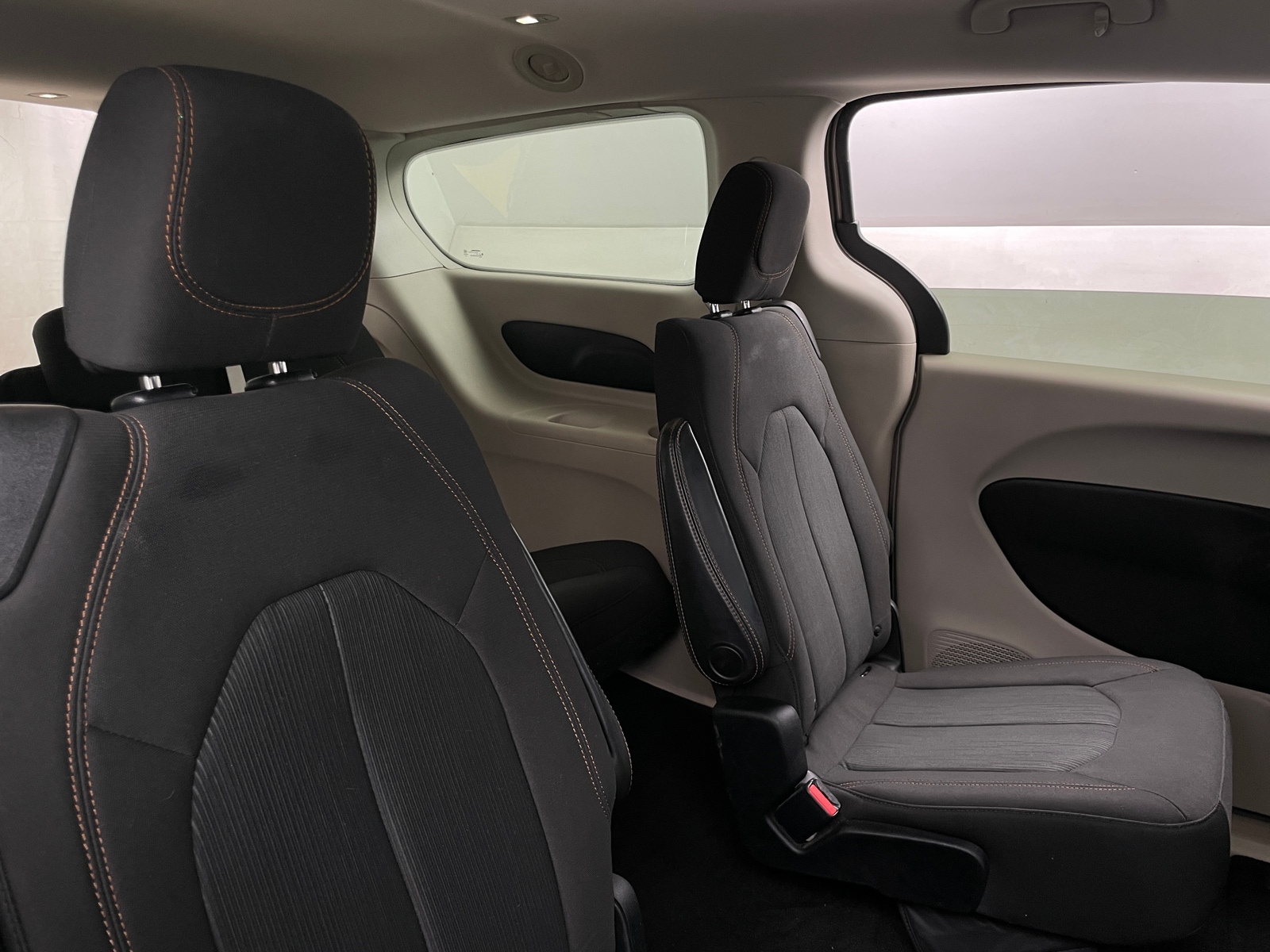 Thumbnail: 2017 Chrysler Pacifica - 6