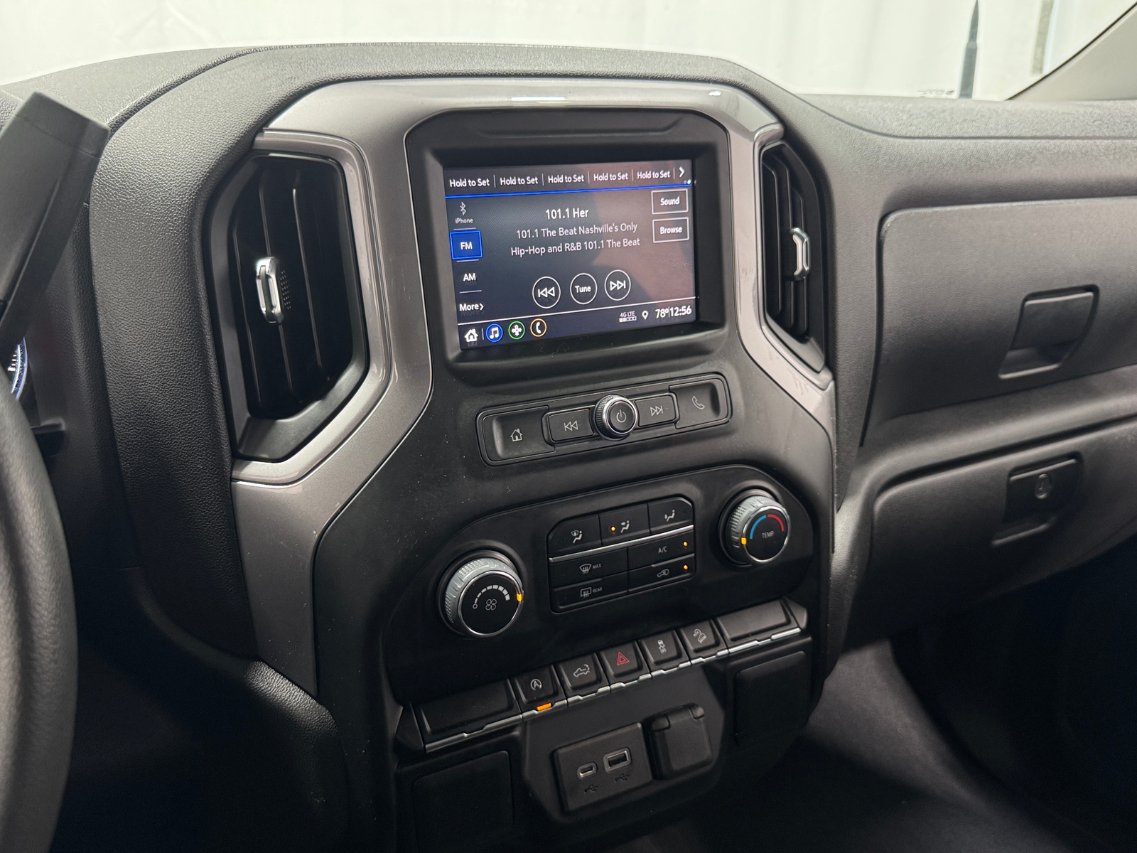 Thumbnail: 2022 Chevrolet Silverado 1500 - 4