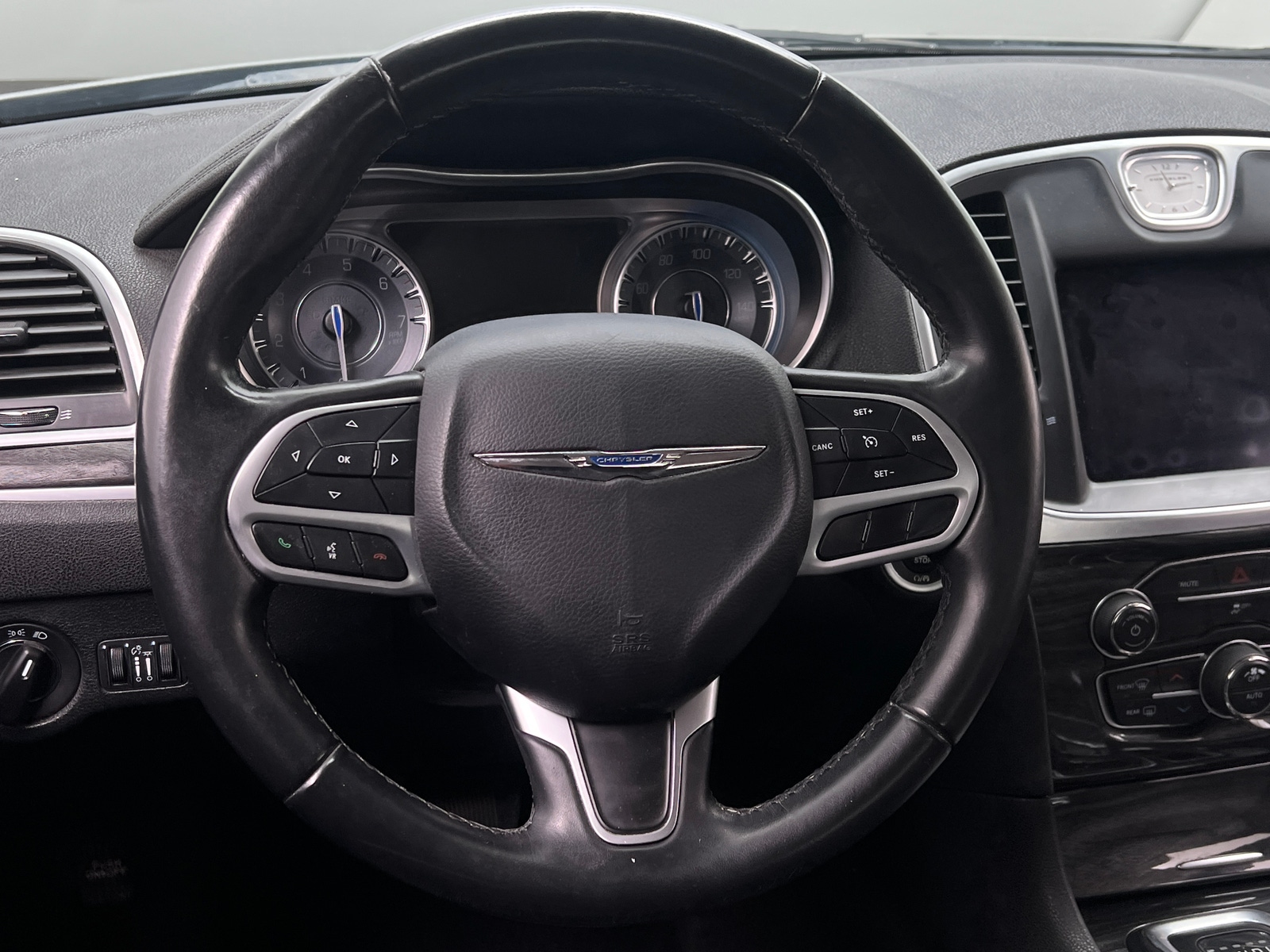 Thumbnail: 2018 Chrysler 300 - 5