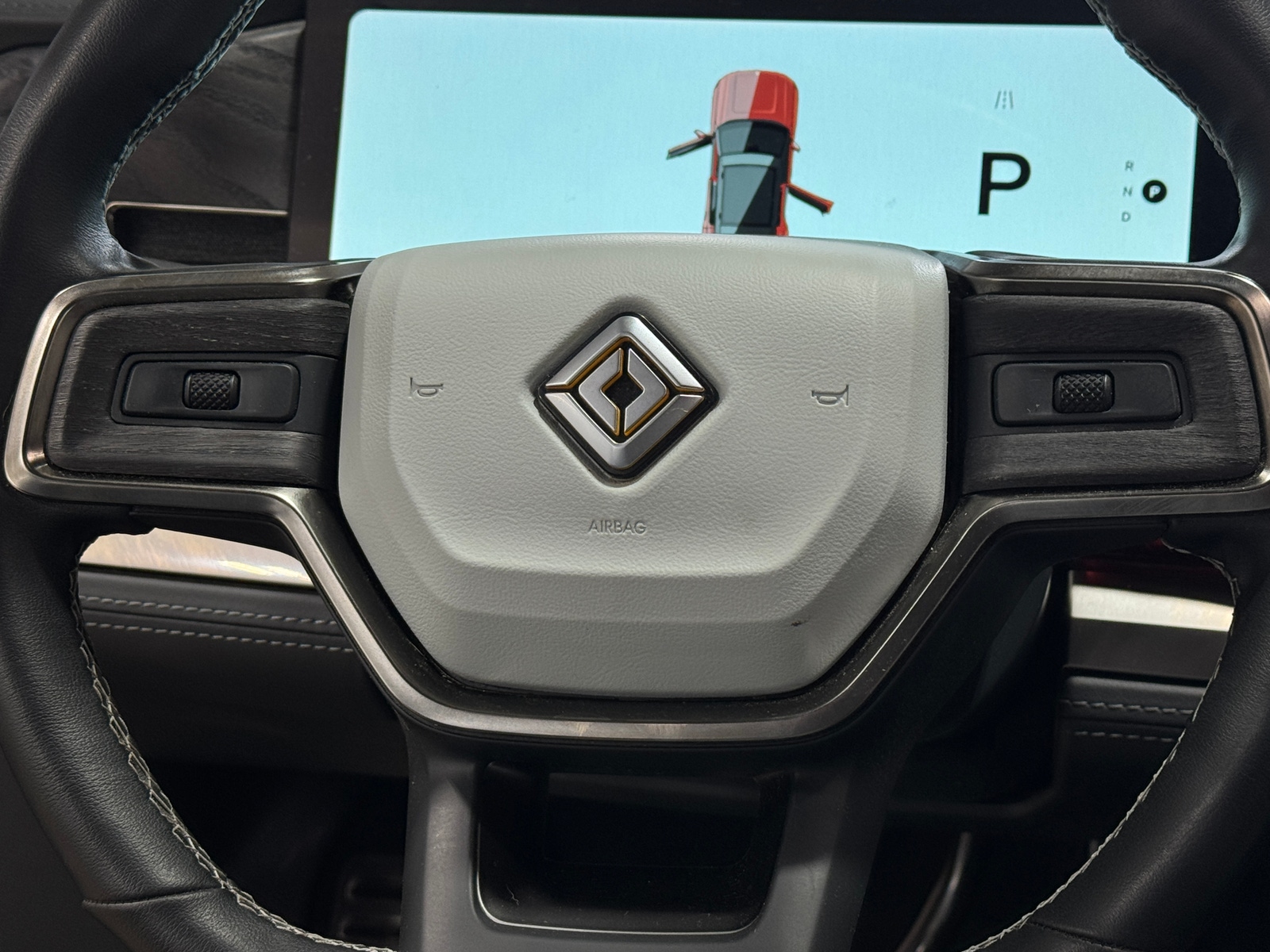 Thumbnail: 2023 Rivian R1S - 4