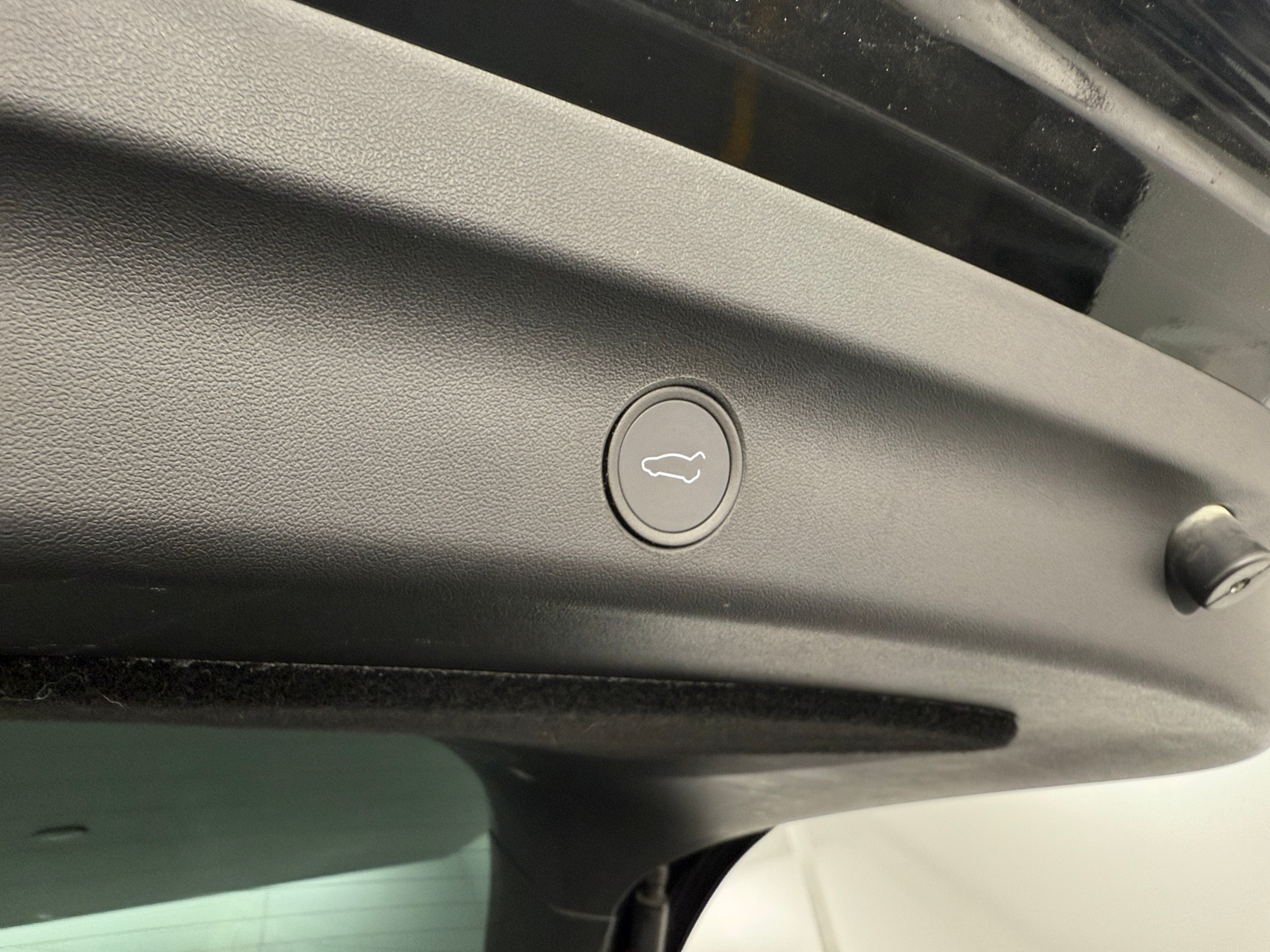 Used 2021 Tesla Model Y Long Range with VIN 5YJYGDEE9MF149069 for sale in Oak Creek, WI