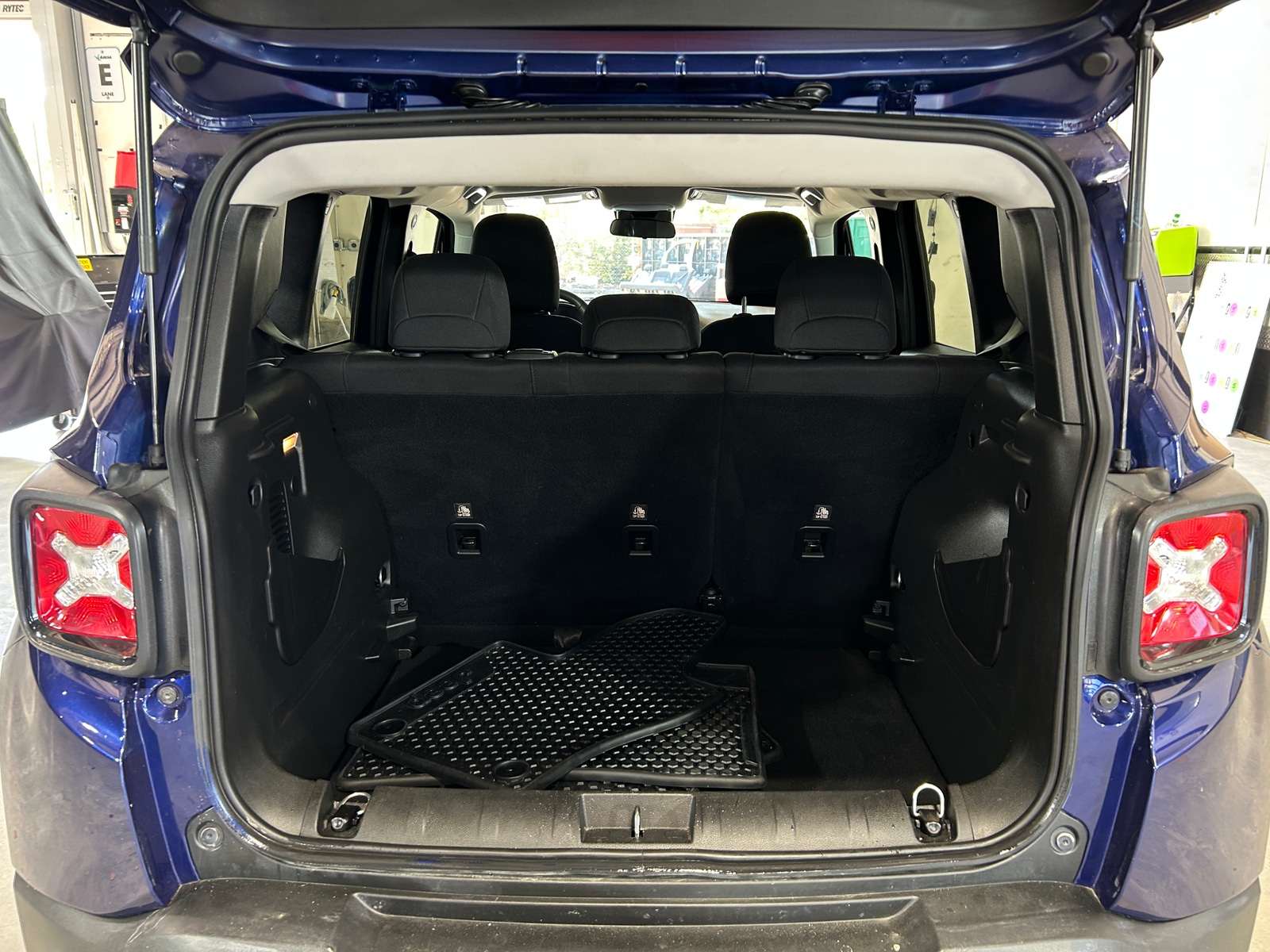 Thumbnail: 2021 Jeep Renegade - 7