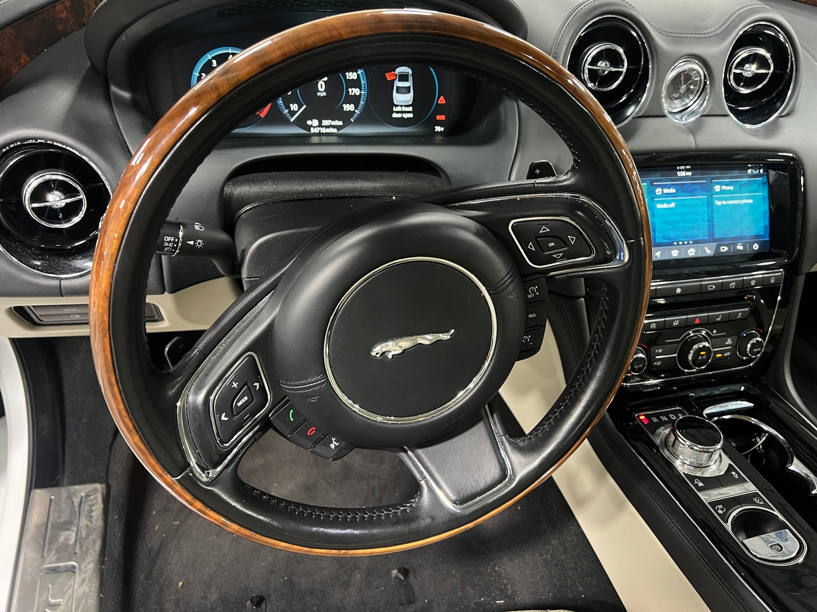 Thumbnail: 2018 Jaguar XJ - 4