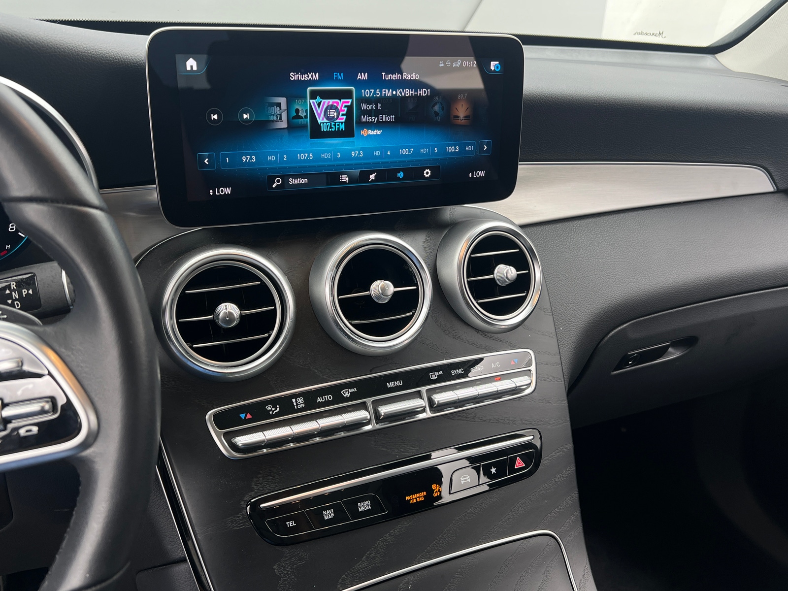 Thumbnail: 2022 Mercedes-Benz GLC - 3