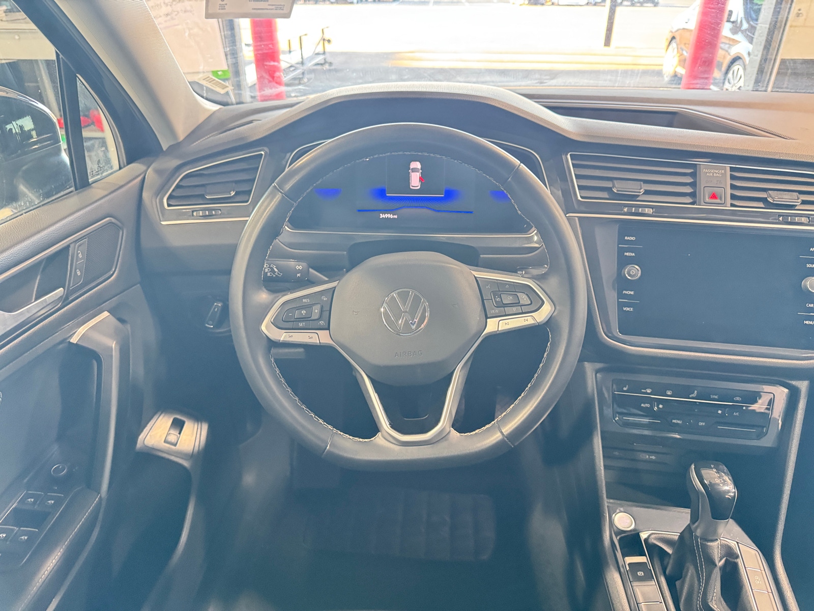 Thumbnail: 2024 Volkswagen Tiguan - 4
