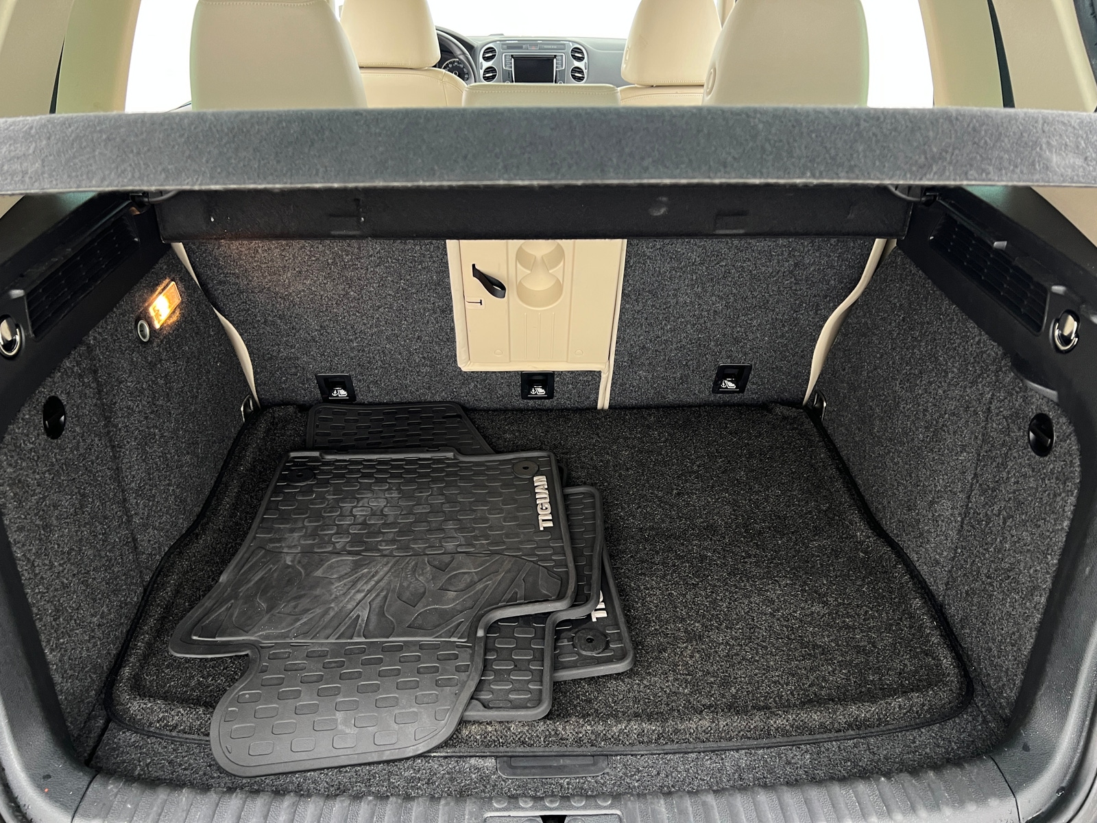 Thumbnail: 2017 Volkswagen Tiguan - 6