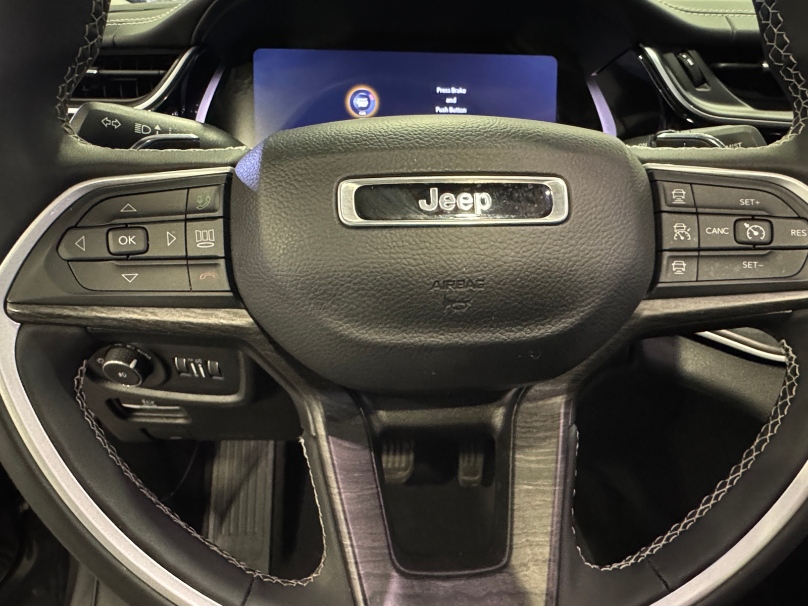 Thumbnail: 2022 Jeep Grand Cherokee - 4