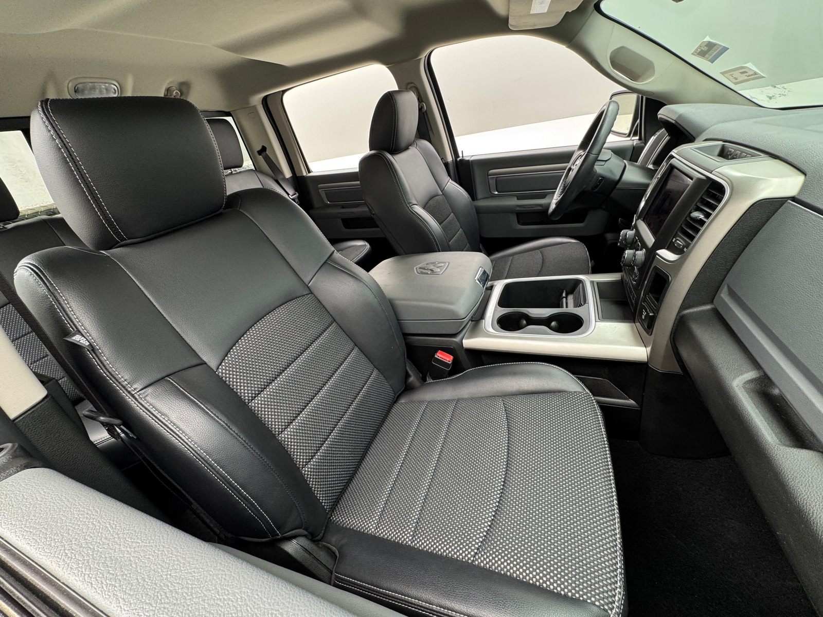 Thumbnail: 2019 RAM 1500 Classic - 2