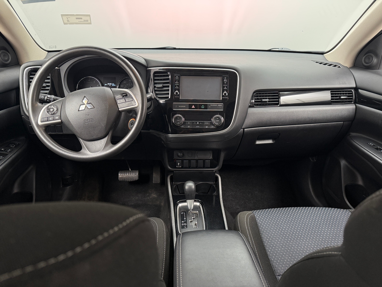 Thumbnail: 2019 Mitsubishi Outlander - 3