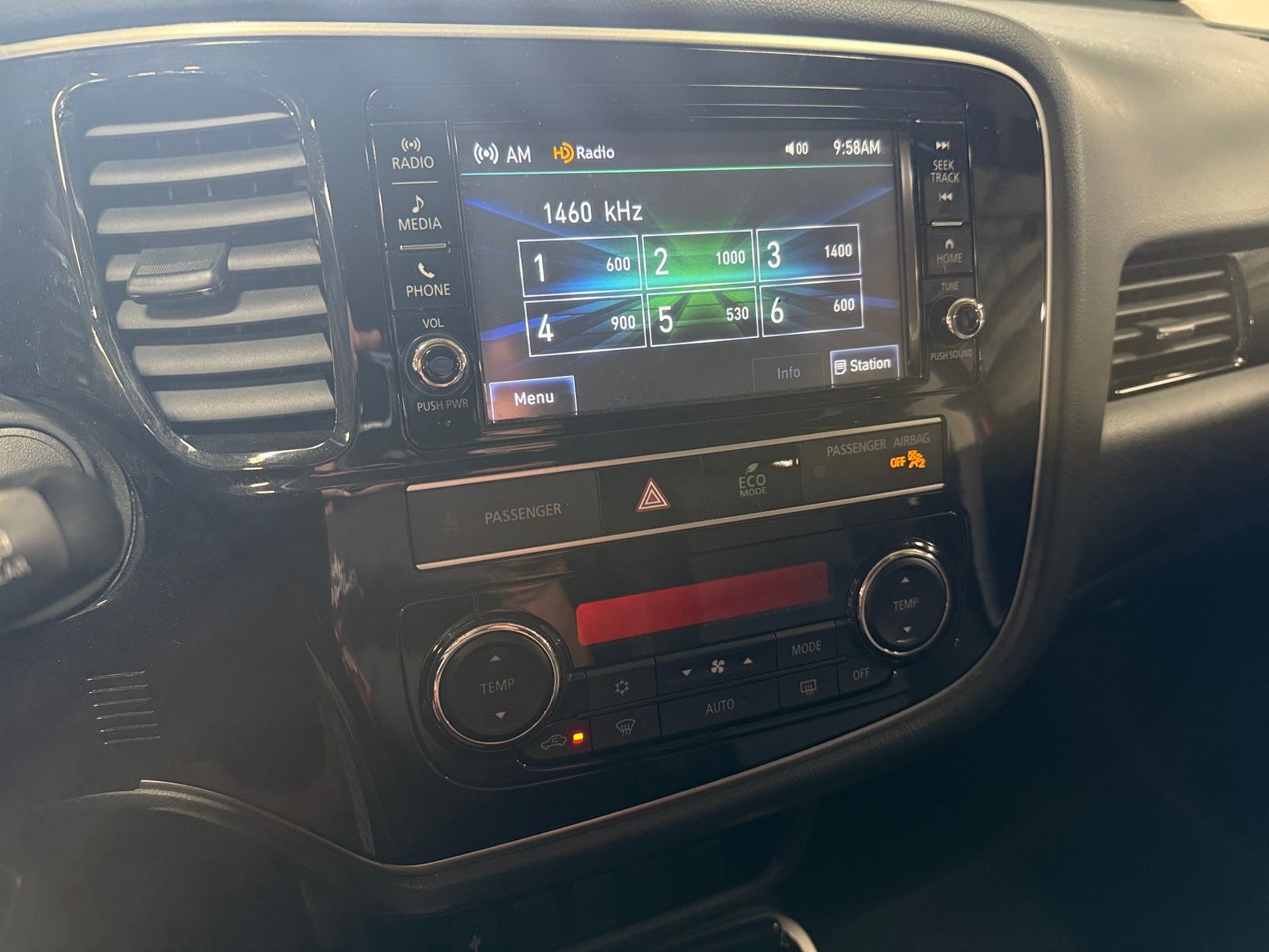 Thumbnail: 2019 Mitsubishi Outlander - 4