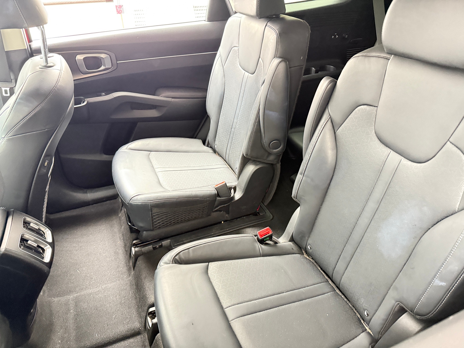 Thumbnail: 2021 Kia Sorento - 4