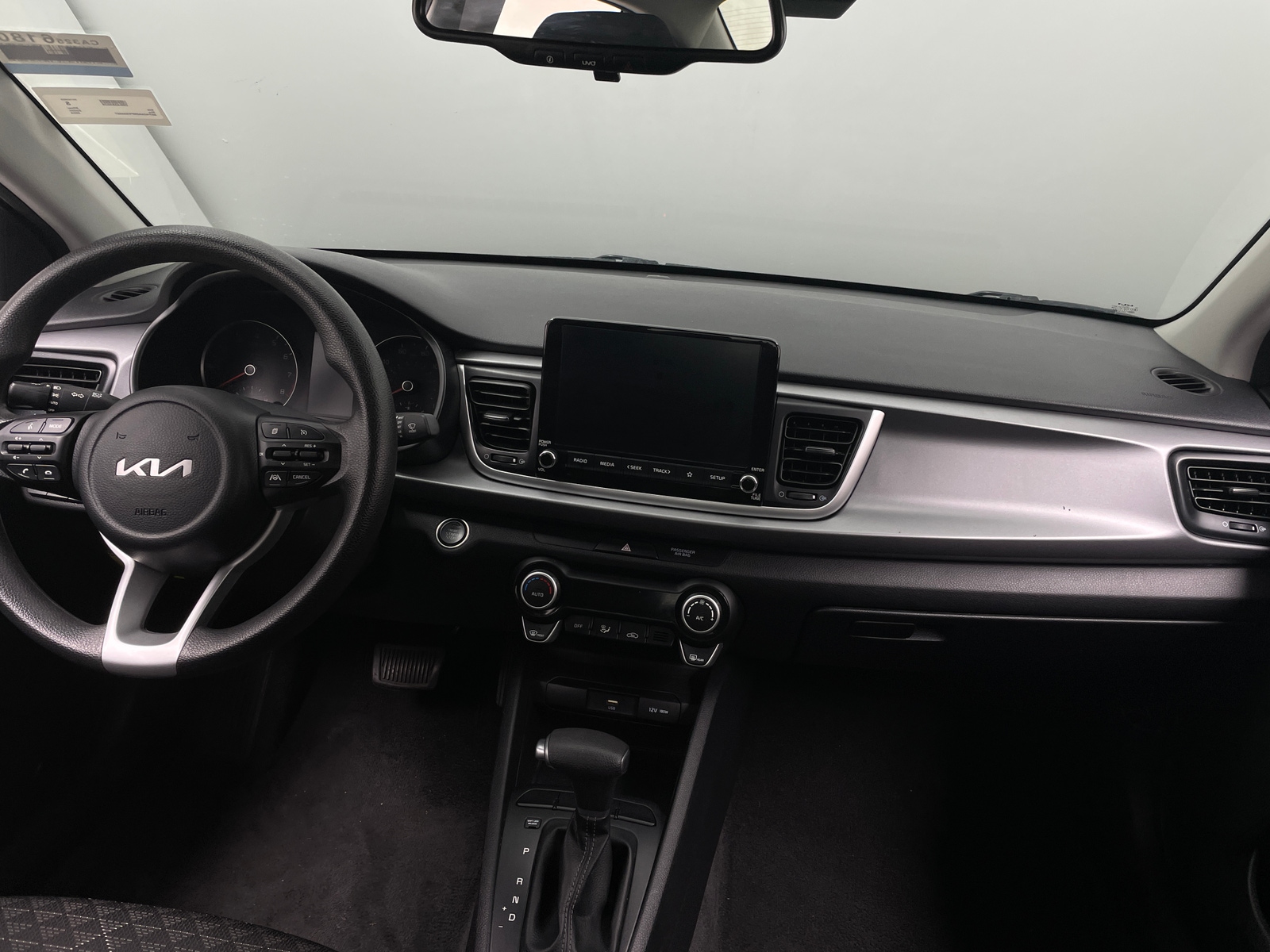 Thumbnail: 2023 Kia Rio - 3