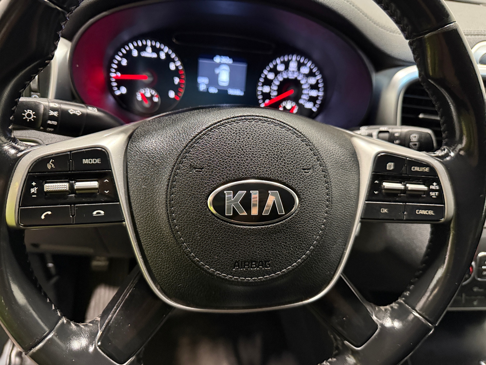 Thumbnail: 2020 Kia Sorento - 5