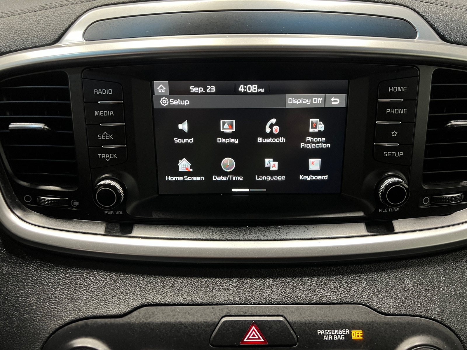 Thumbnail: 2020 Kia Sorento - 4