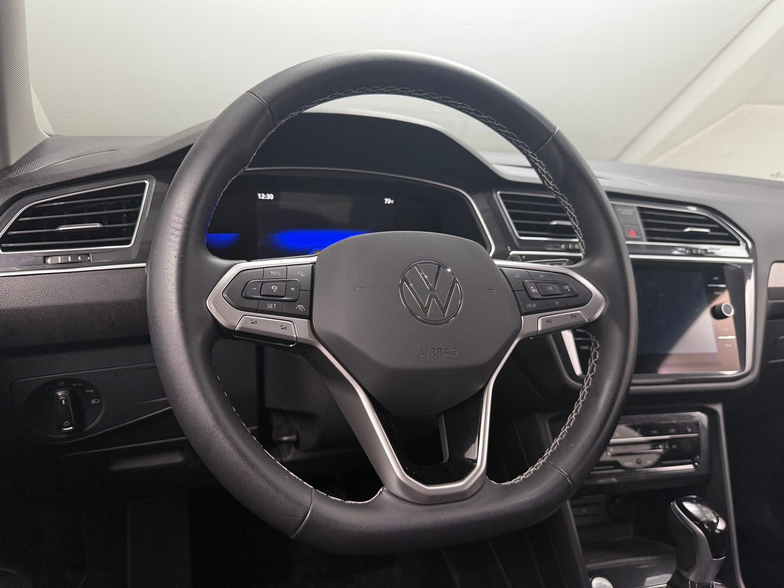 Thumbnail: 2024 Volkswagen Tiguan - 4