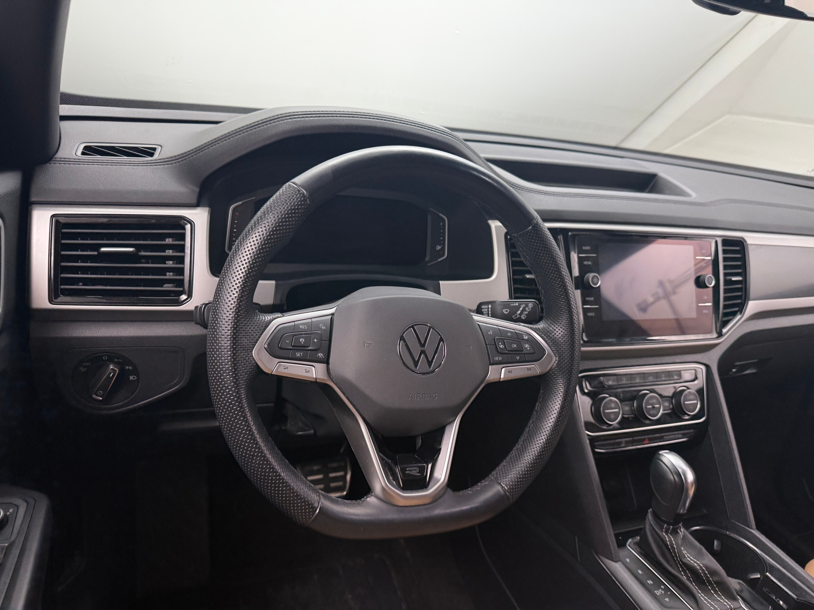 Thumbnail: 2022 Volkswagen Atlas - 4