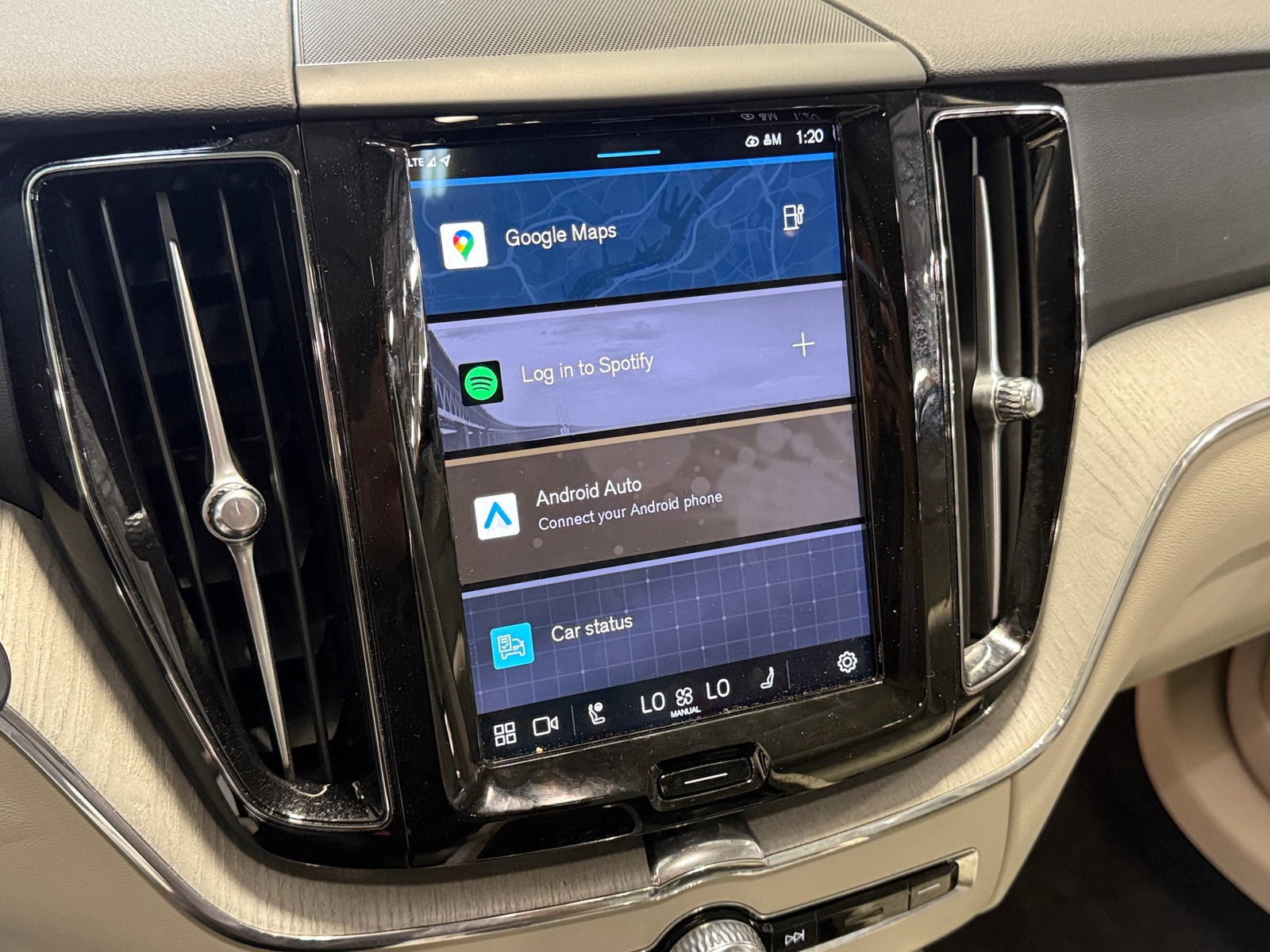 Thumbnail: 2025 Volvo XC60 - 3