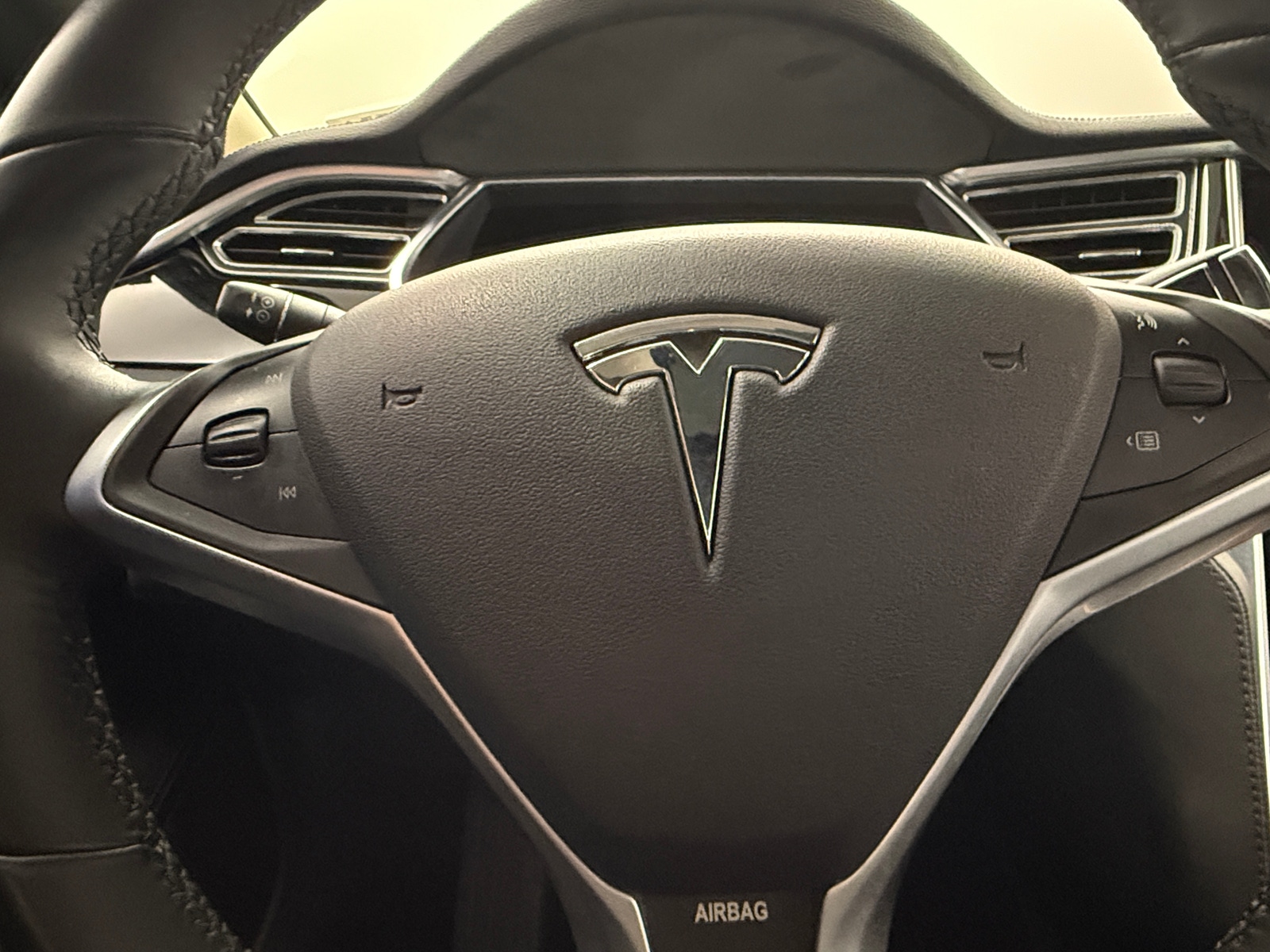 Thumbnail: 2014 Tesla Model S - 4