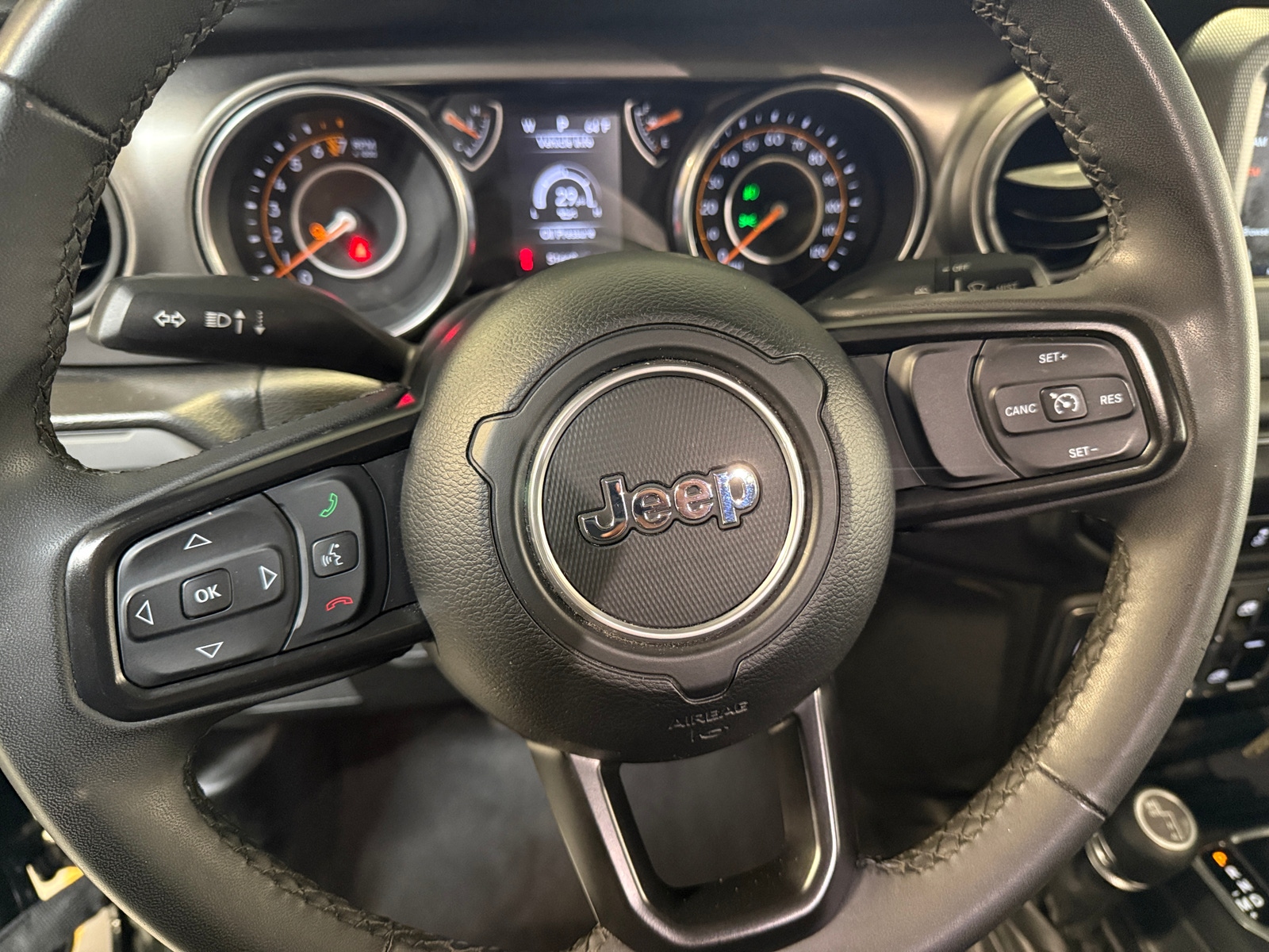 Thumbnail: 2023 Jeep Gladiator - 5