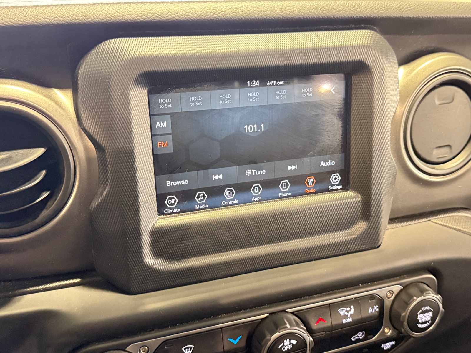 Thumbnail: 2023 Jeep Gladiator - 4