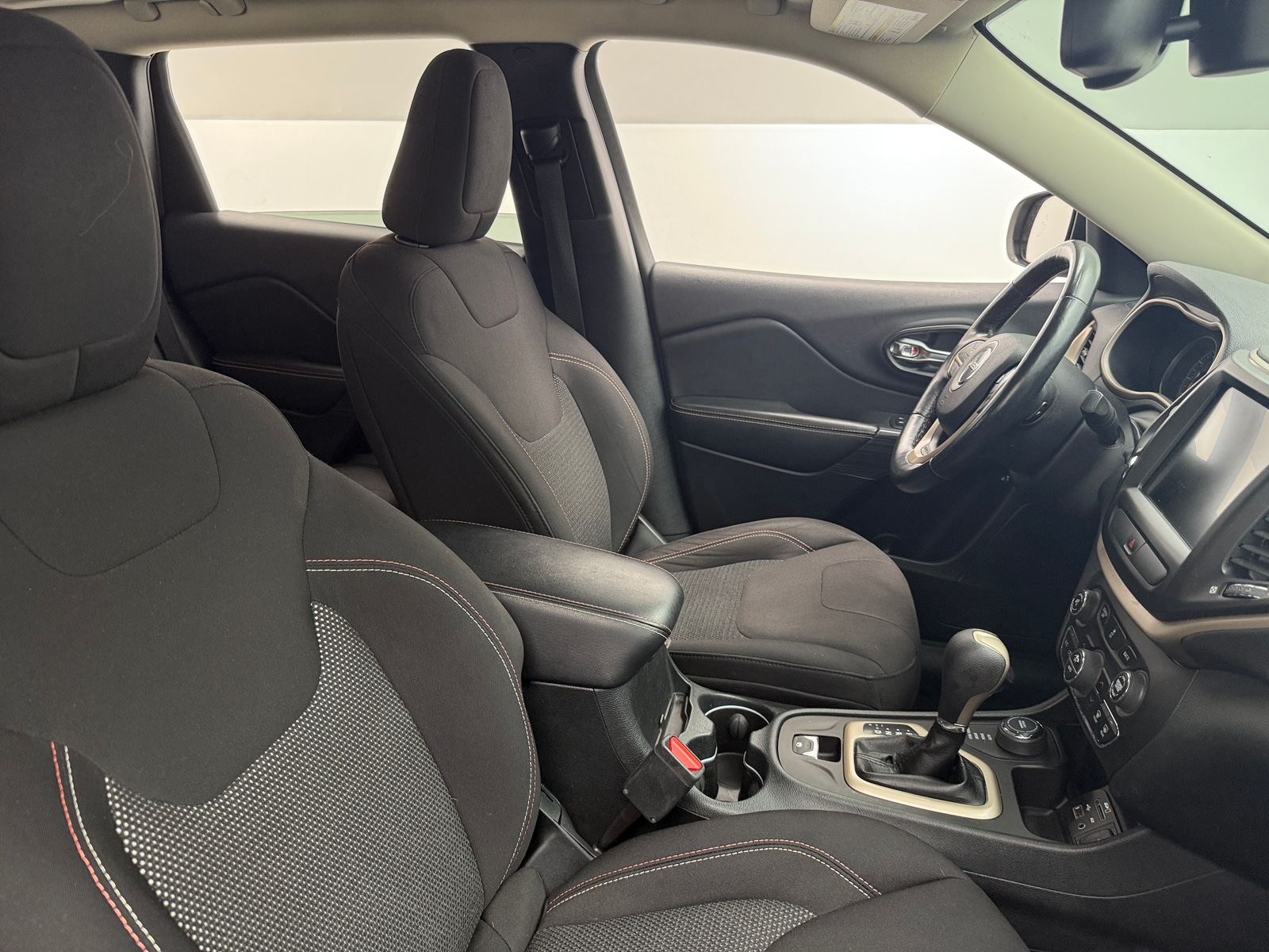 Thumbnail: 2016 Jeep Cherokee - 2
