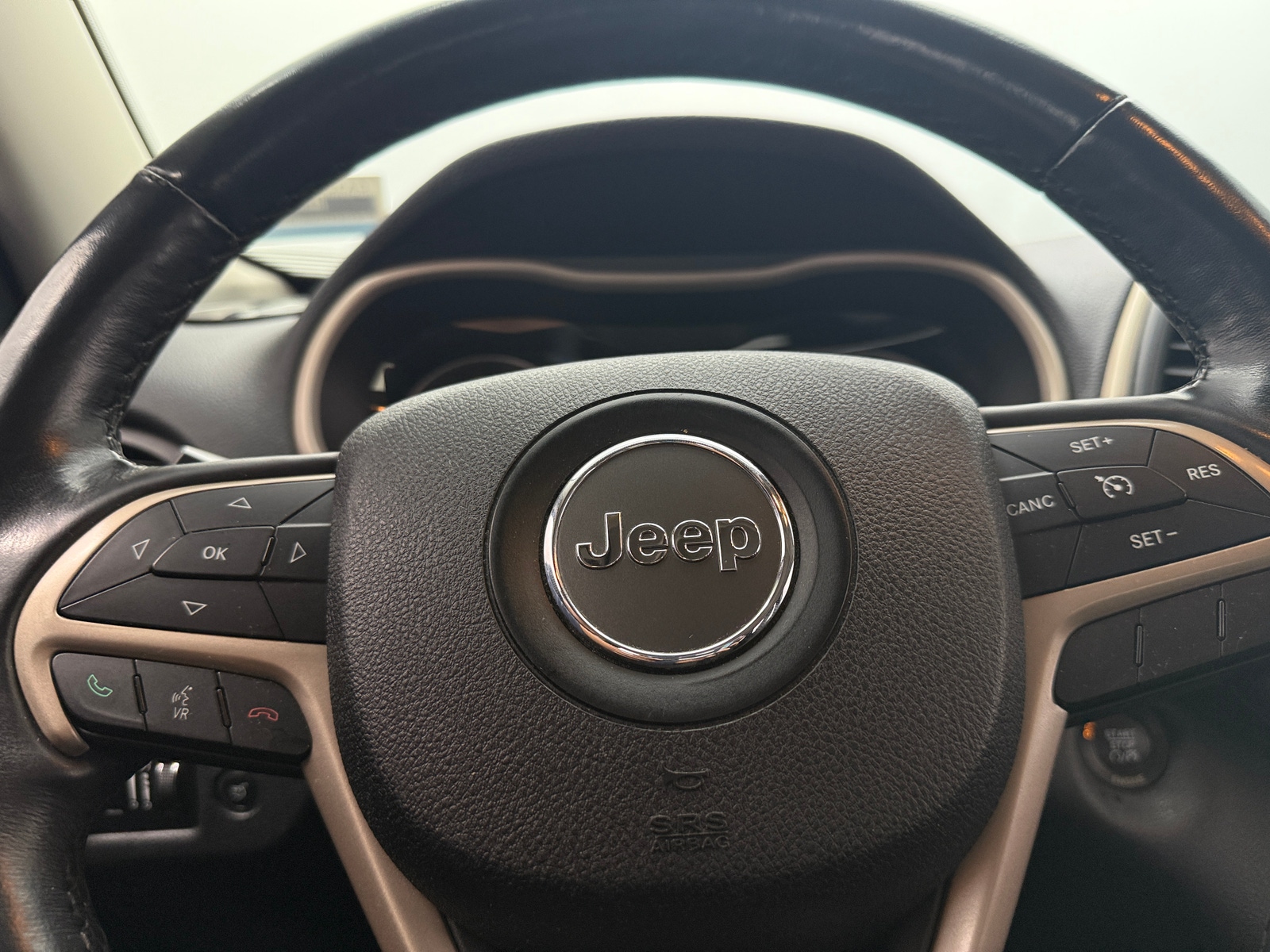 Thumbnail: 2016 Jeep Cherokee - 5