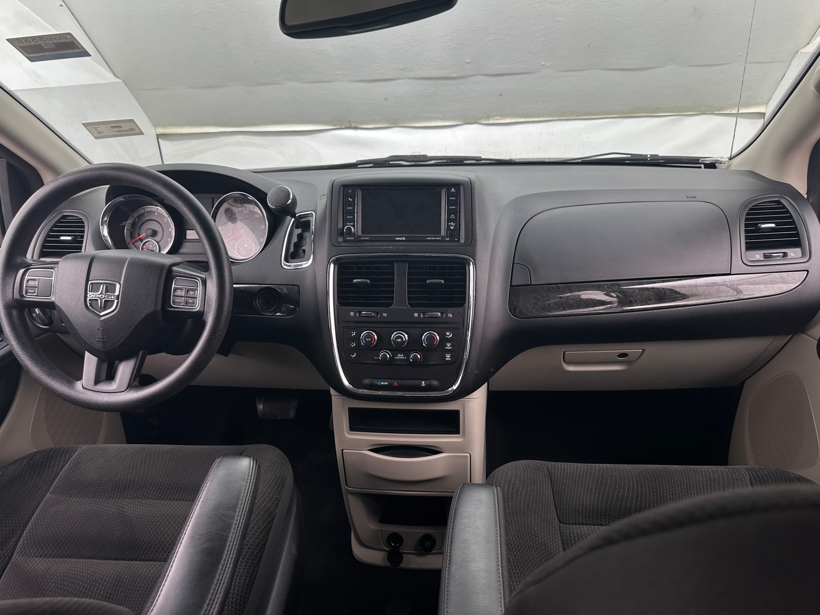 Thumbnail: 2018 Dodge Grand Caravan - 3