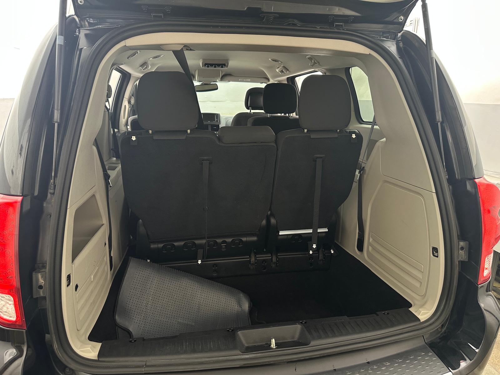 Thumbnail: 2018 Dodge Grand Caravan - 7