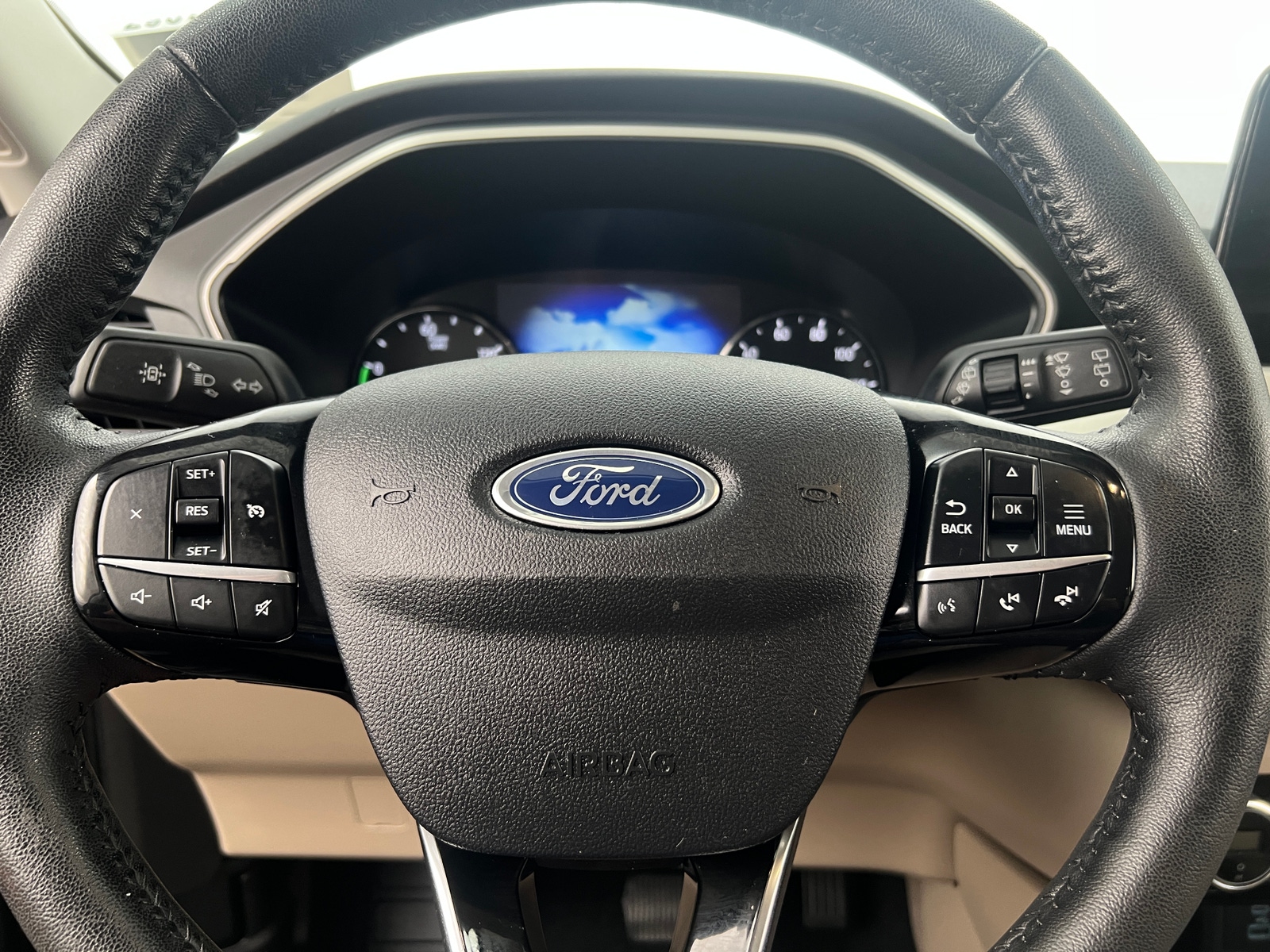 Thumbnail: 2021 Ford Escape - 4