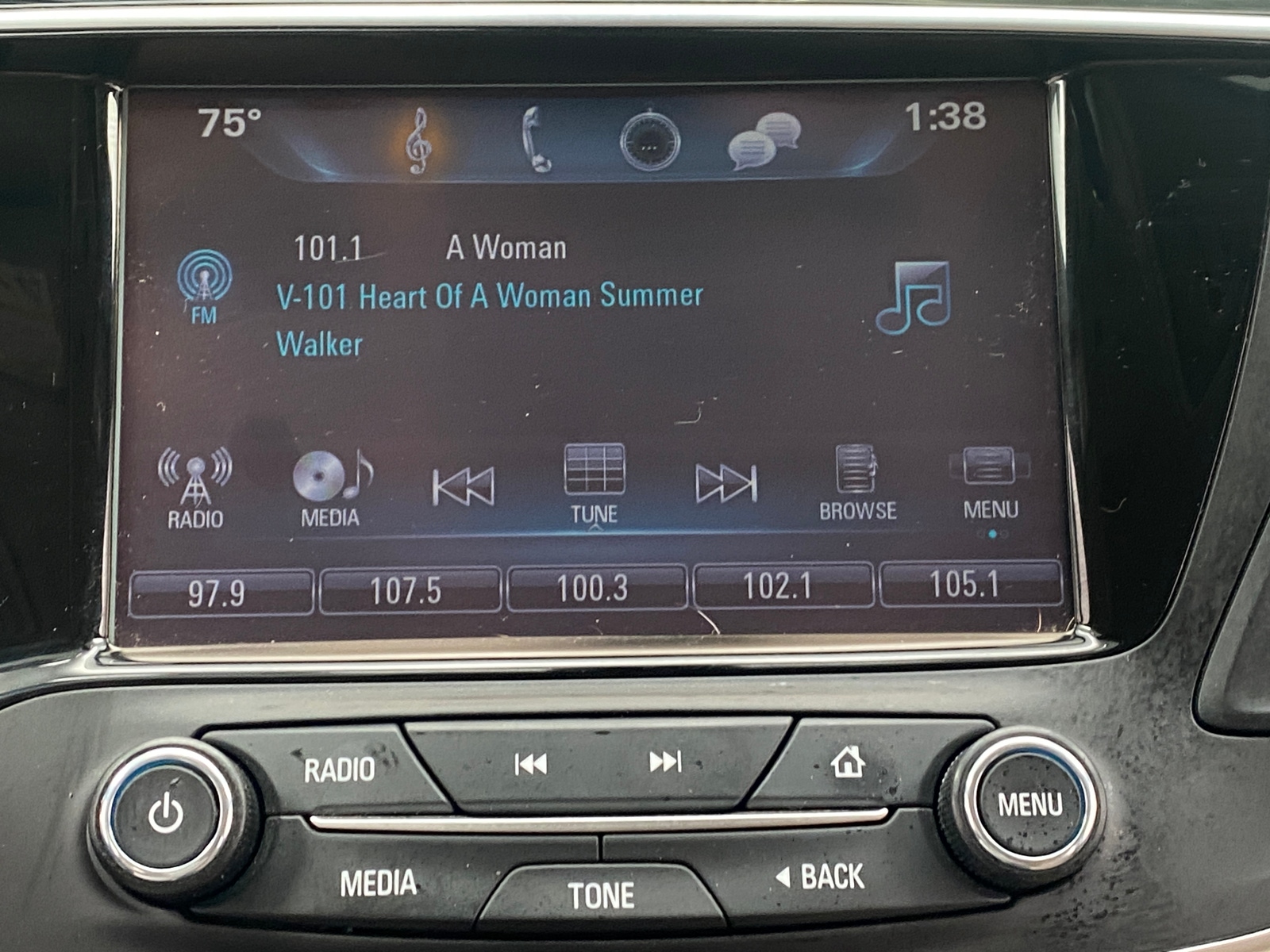 Thumbnail: 2017 Buick Envision - 3