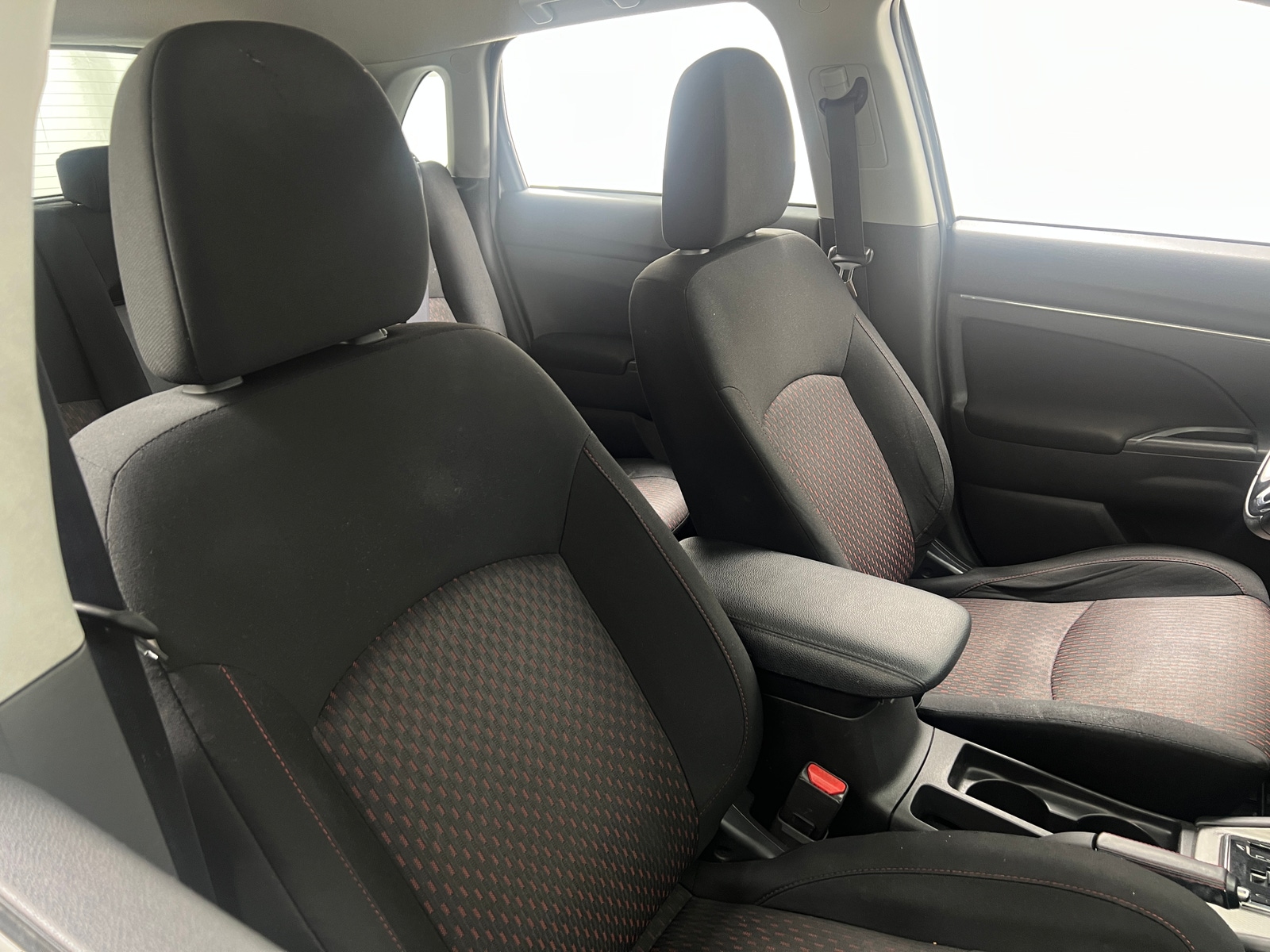 Thumbnail: 2019 Mitsubishi Outlander Sport - 2