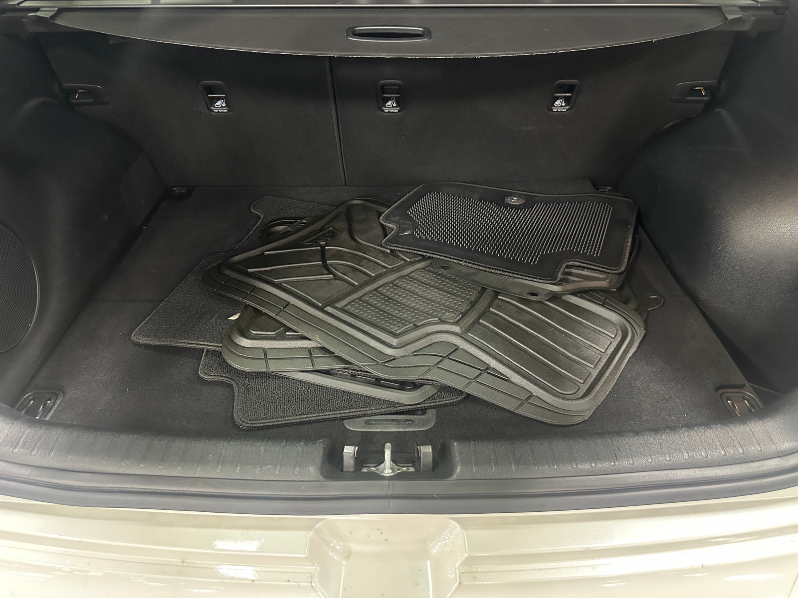 Thumbnail: 2017 Kia Niro - 6