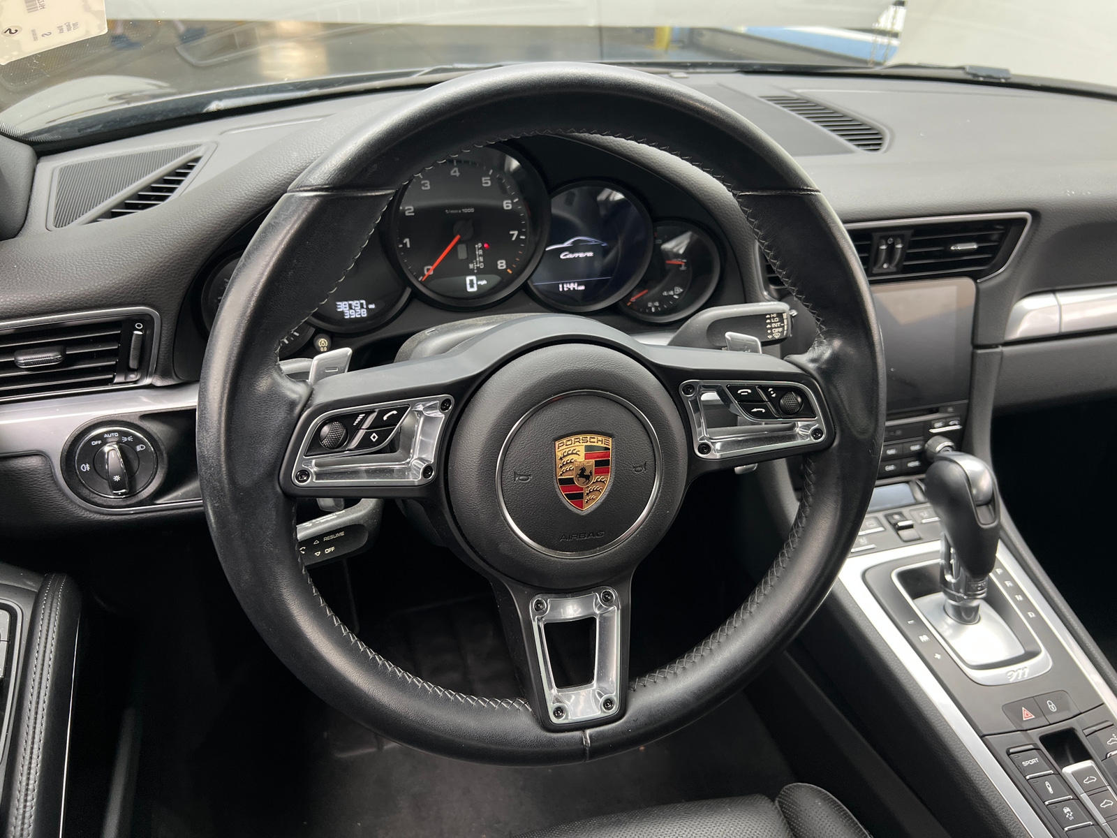 Thumbnail: 2017 Porsche 911 - 3